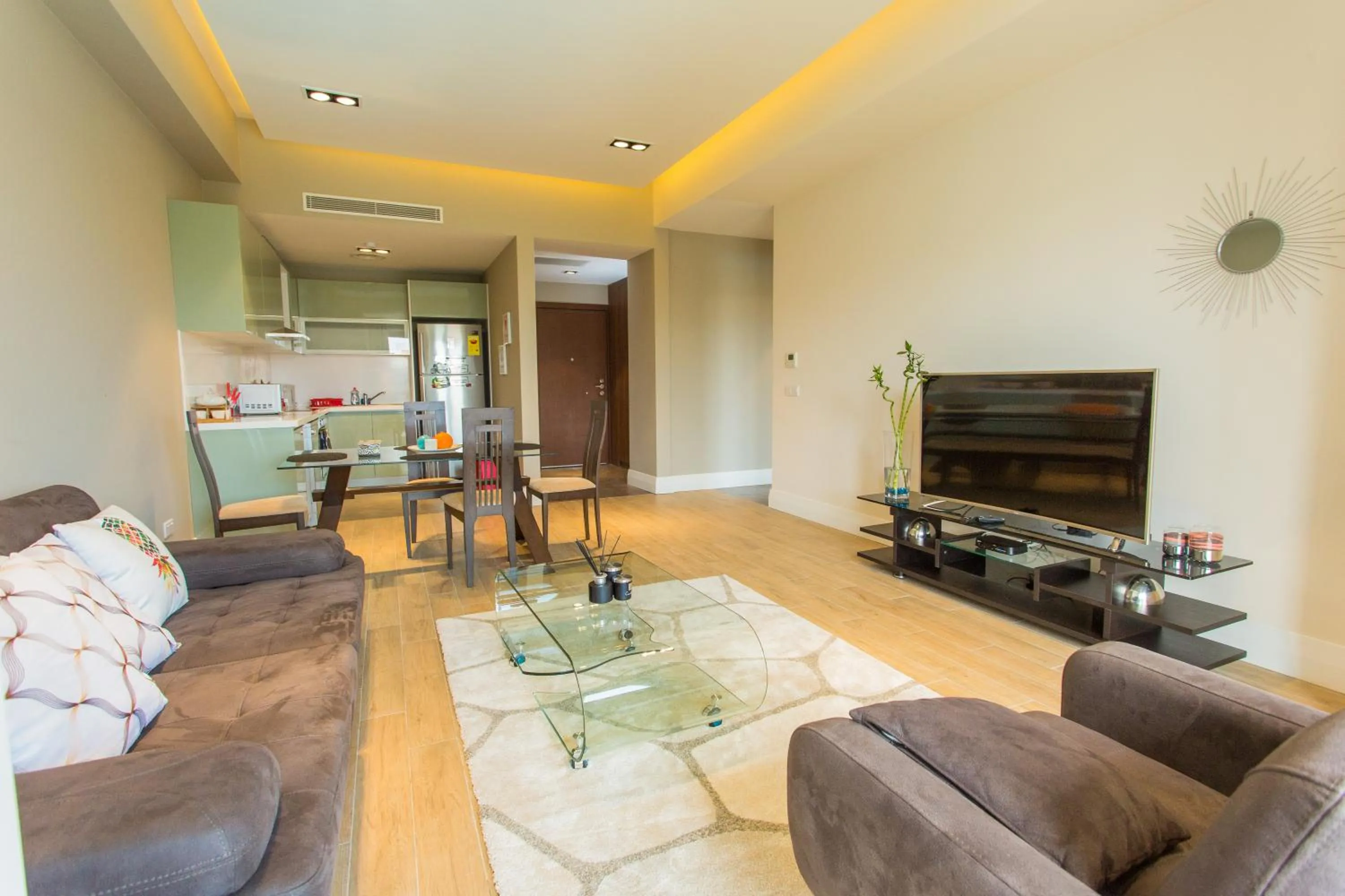 TV and multimedia in Accra Luxury Apartments @ Pearl