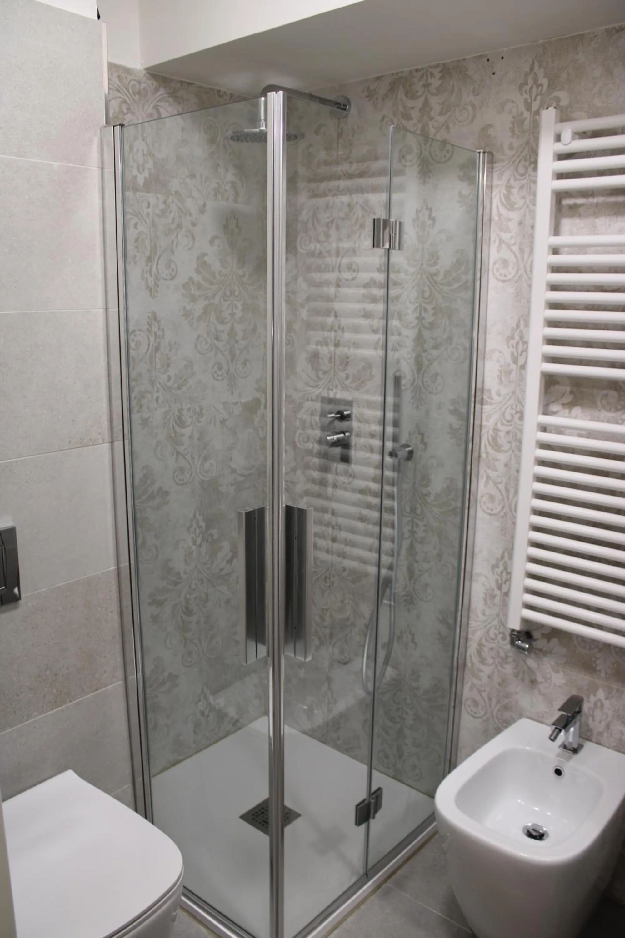Shower in Hotel al Graspo de Ua