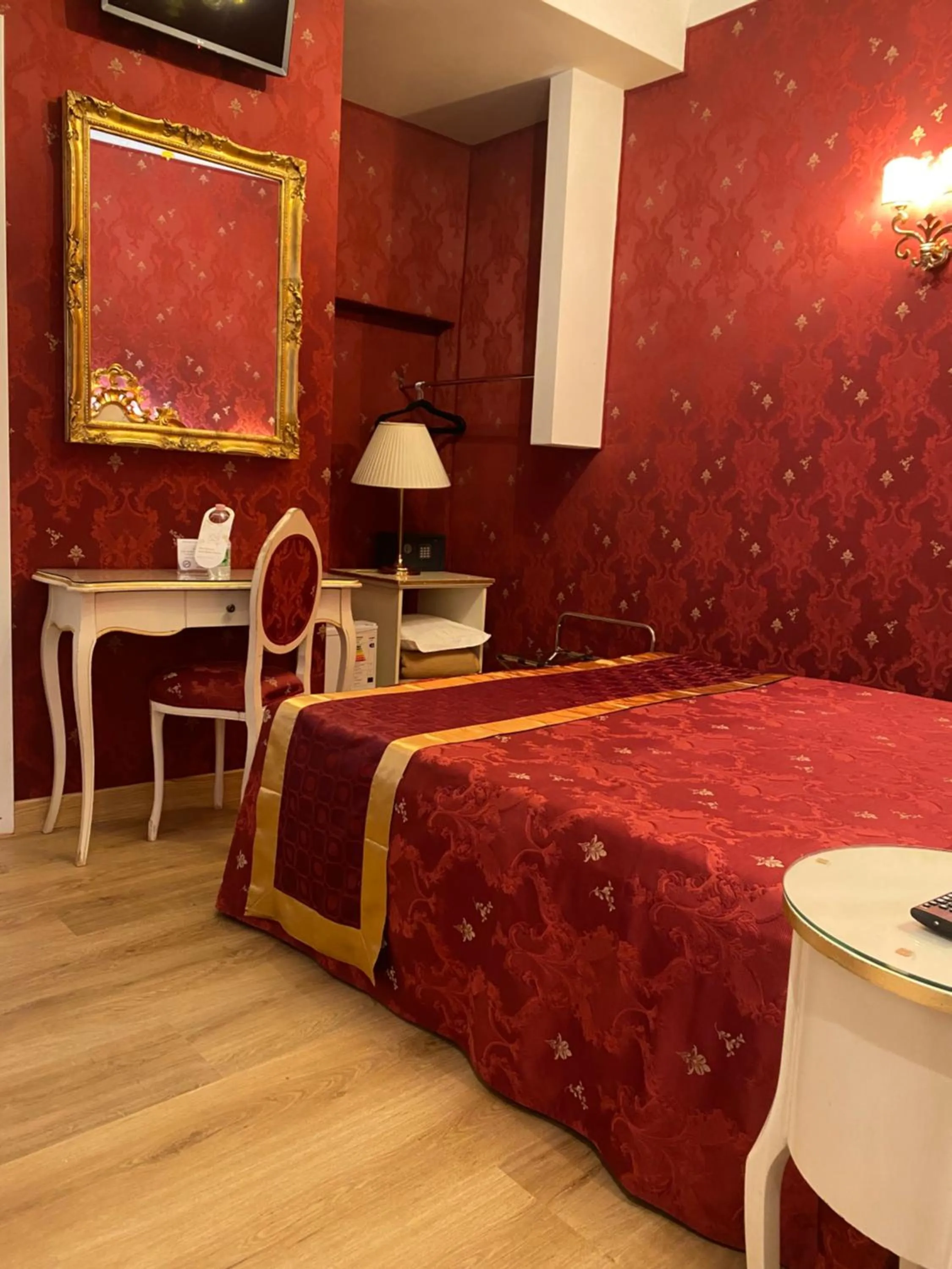 Bed in Hotel al Graspo de Ua