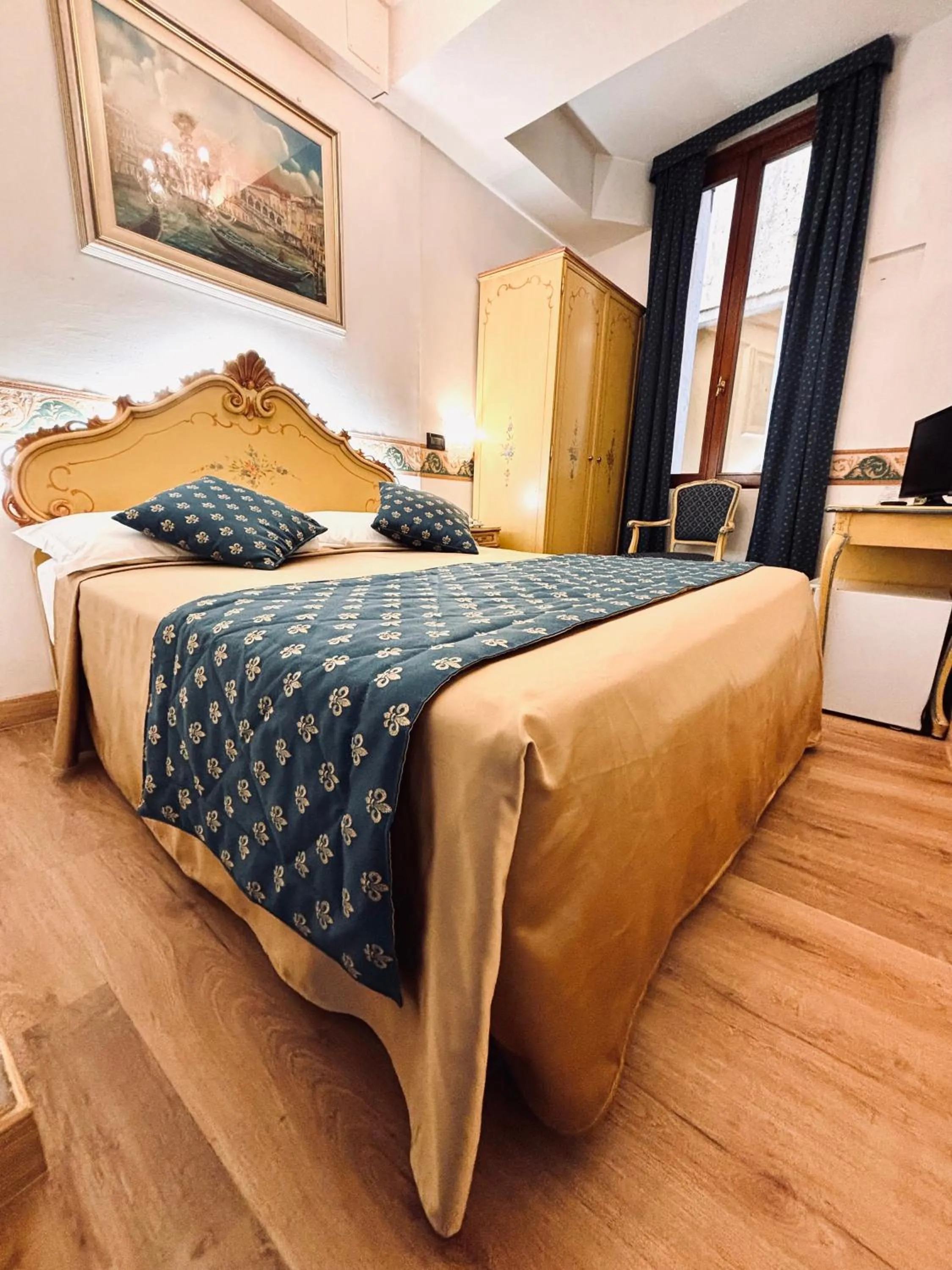 Bed in Hotel al Graspo de Ua