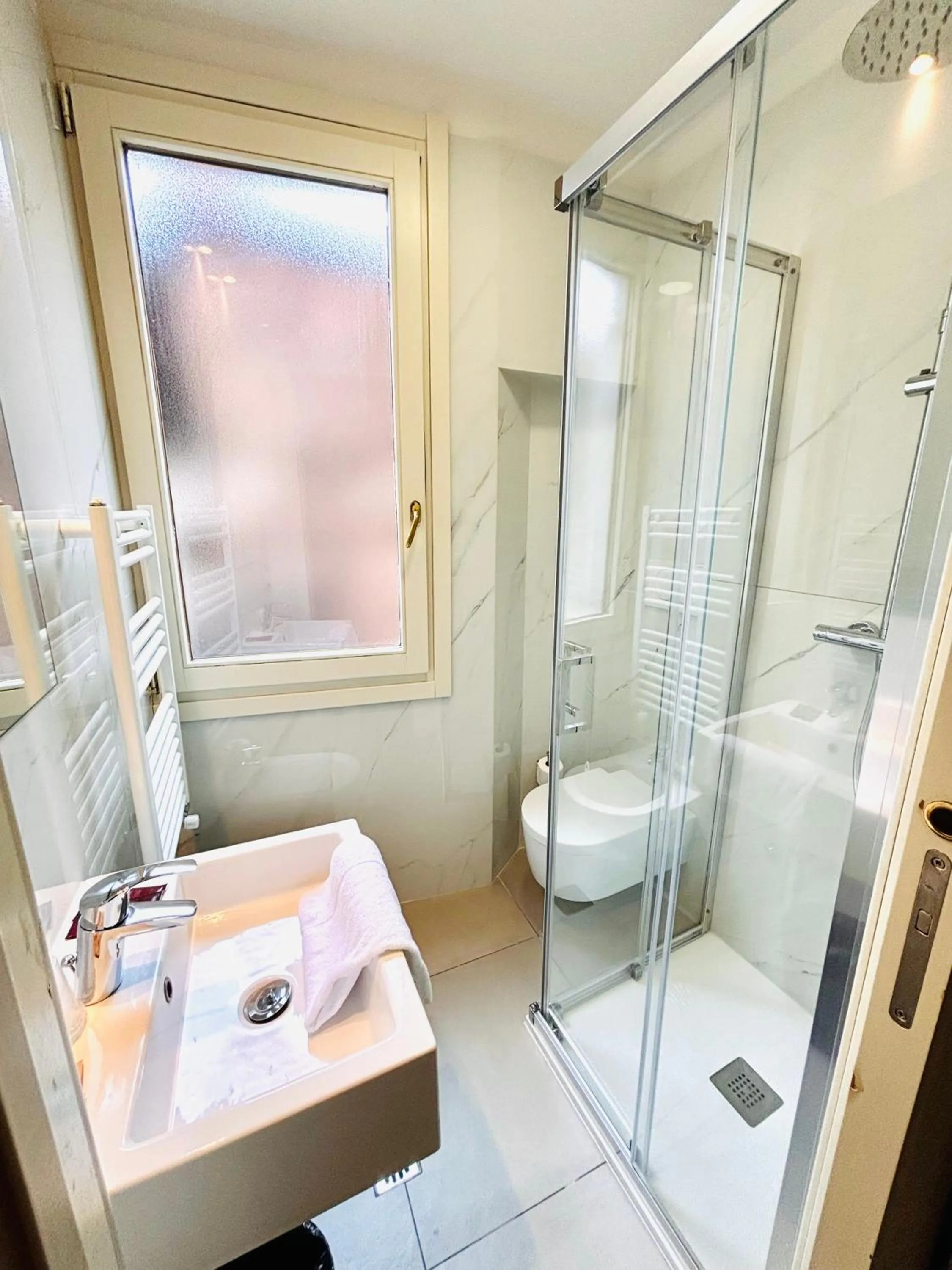 Bathroom in Hotel al Graspo de Ua