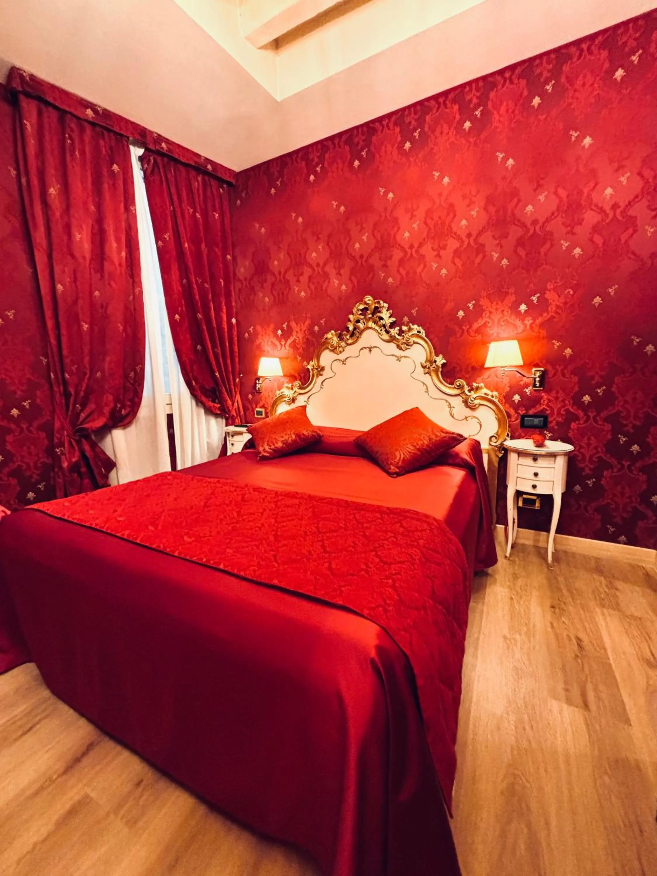 Bed in Hotel al Graspo de Ua