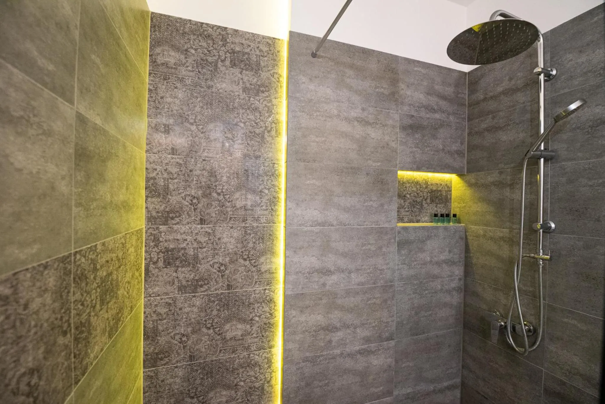 Bathroom in City Lights Kazimierz