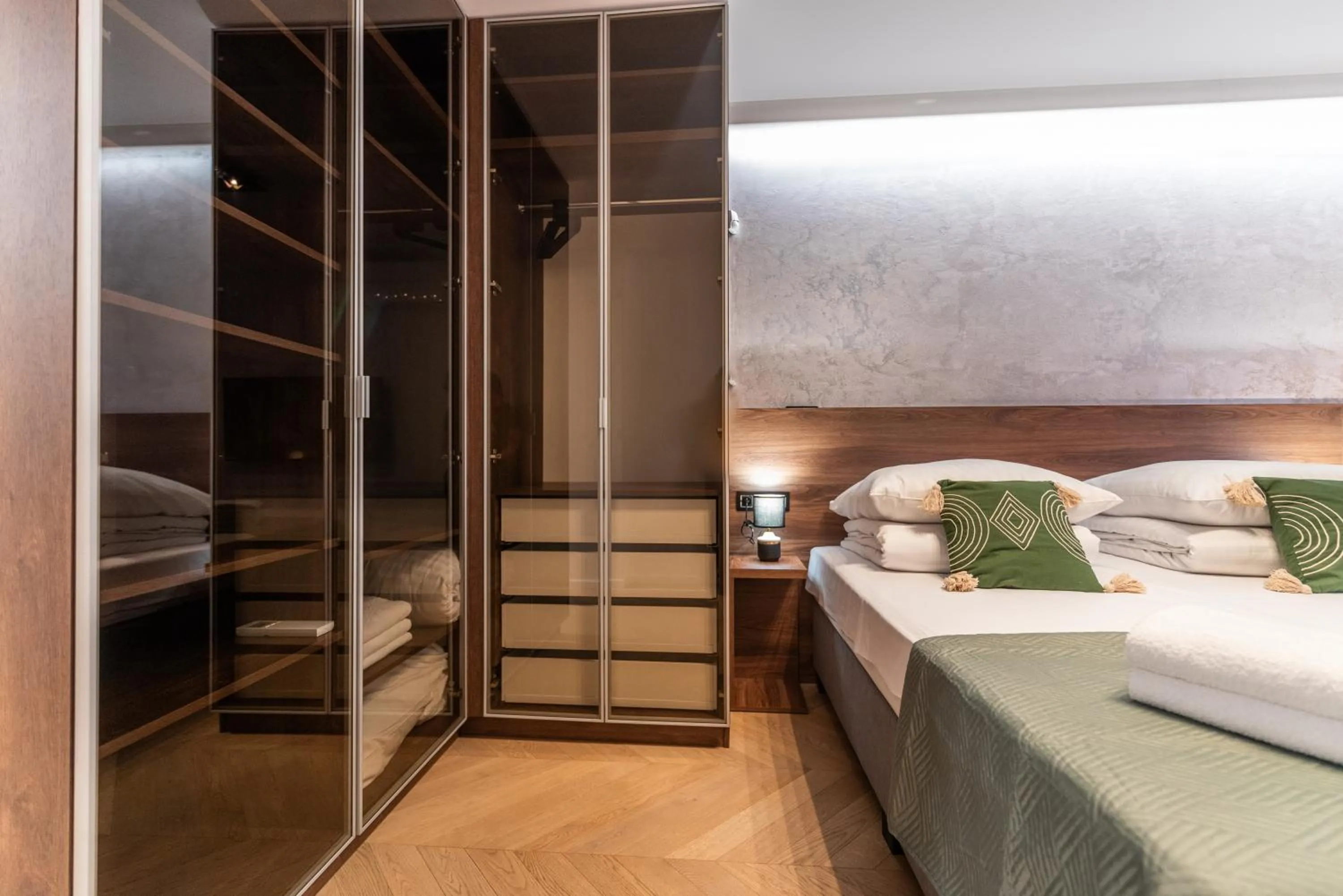 Bedroom, Bed in City Lights Kazimierz