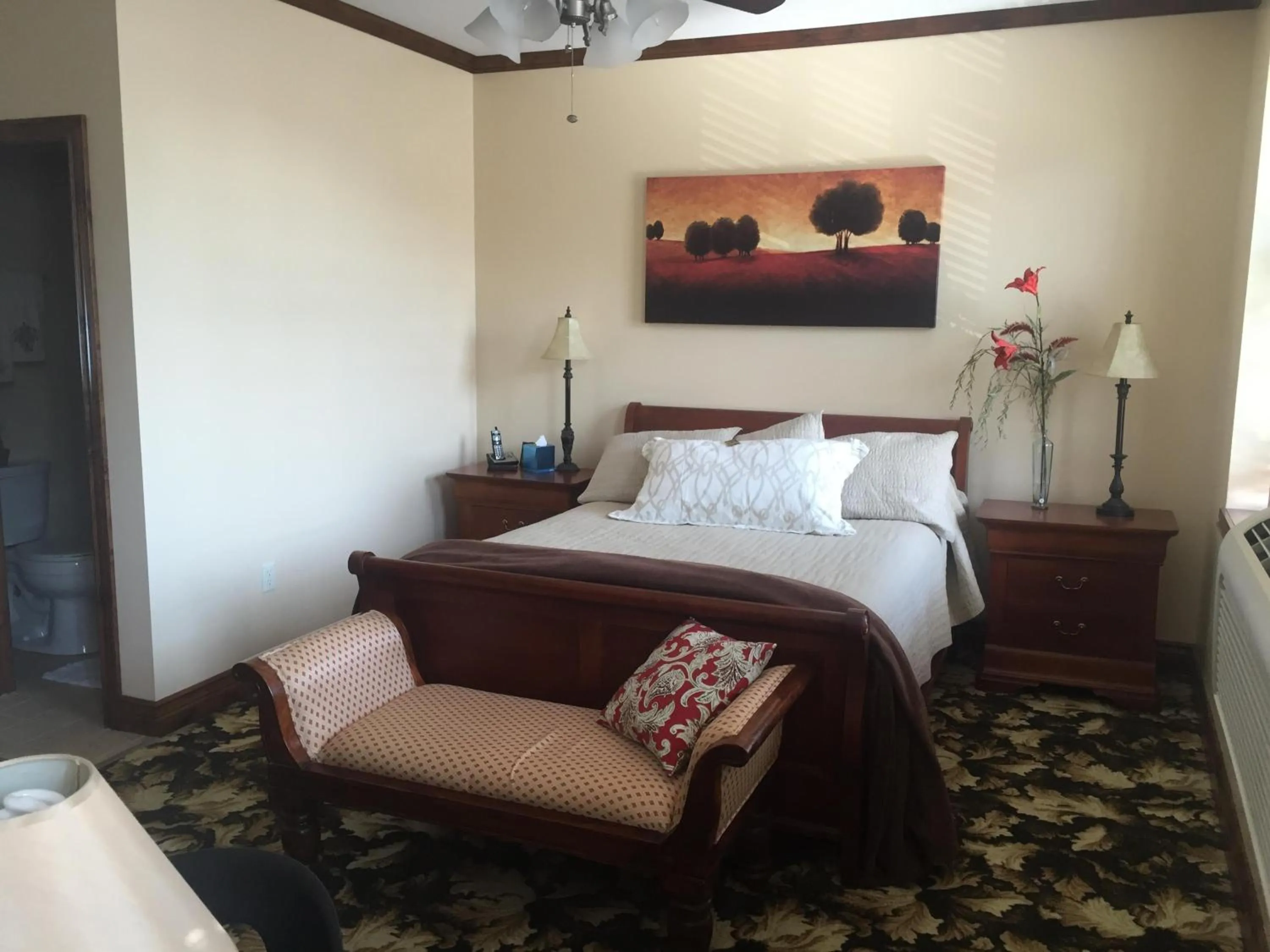 Bedroom, Bed in Caldwell Messenger Suites