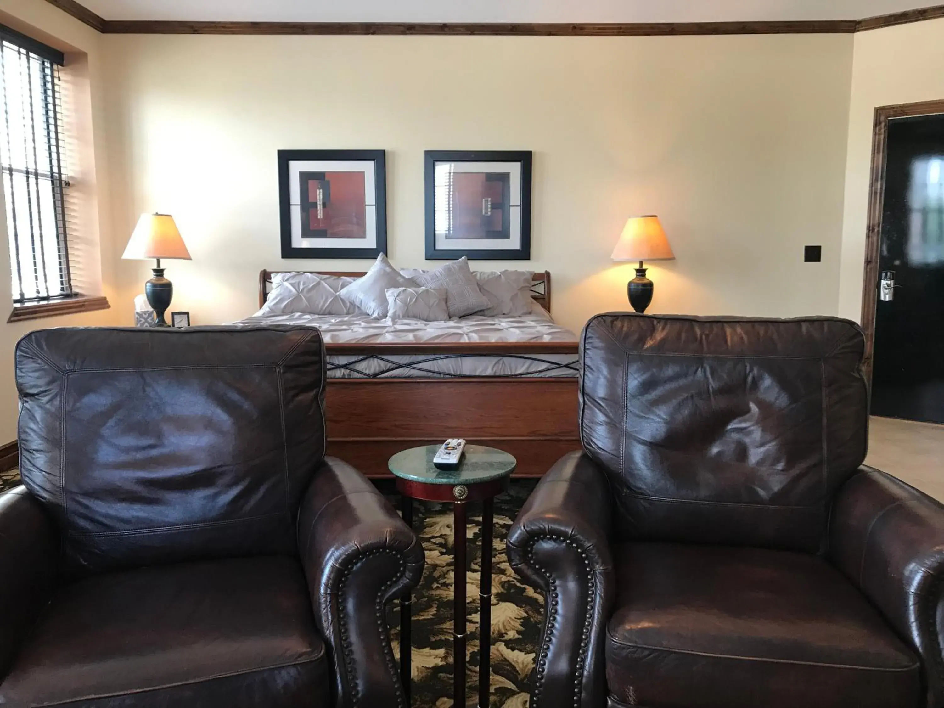 King Suite in Caldwell Messenger Suites King Suite in Caldwell Messenger Suites