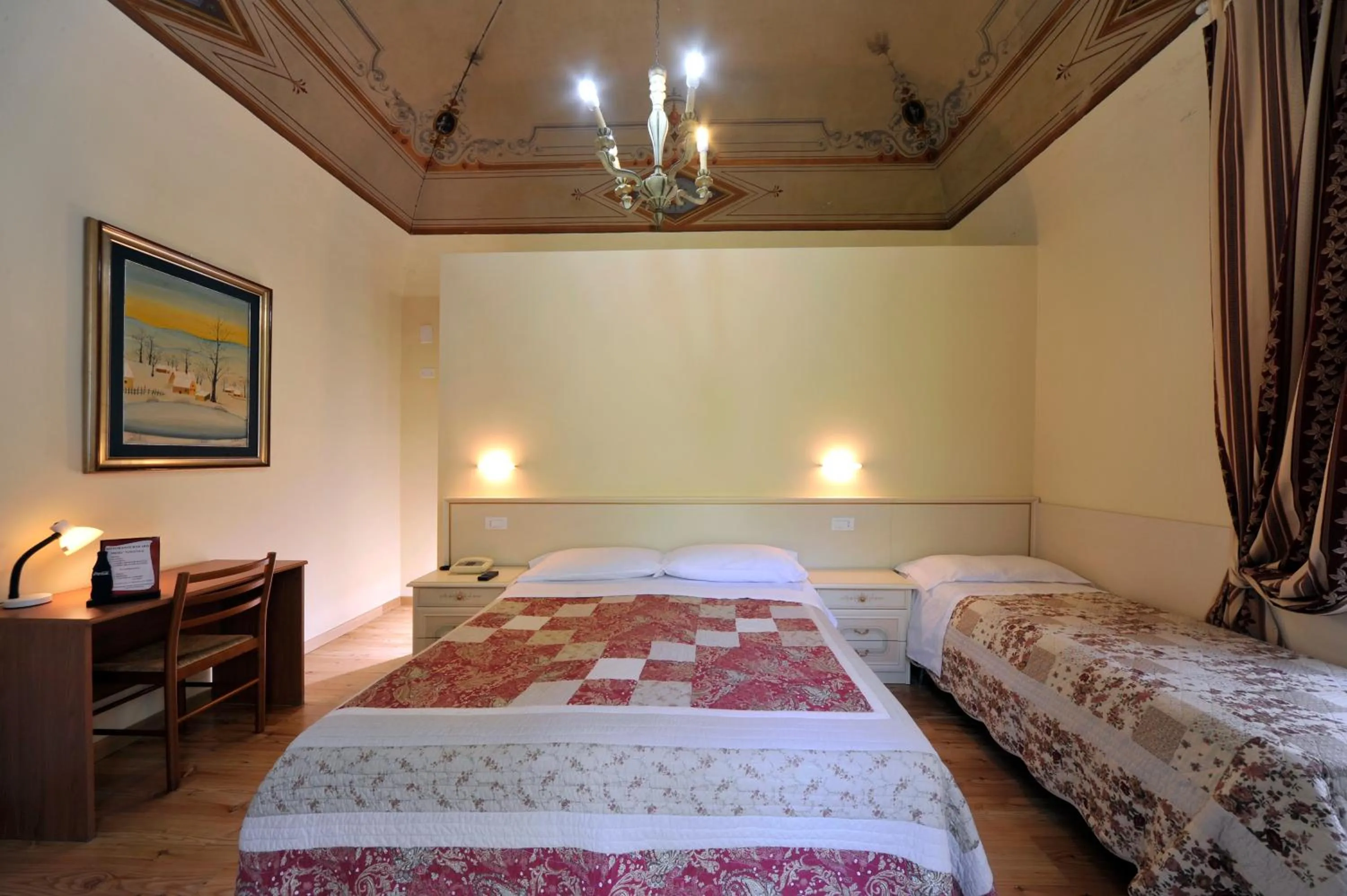 Photo of the whole room, Bed in Hotel Iris