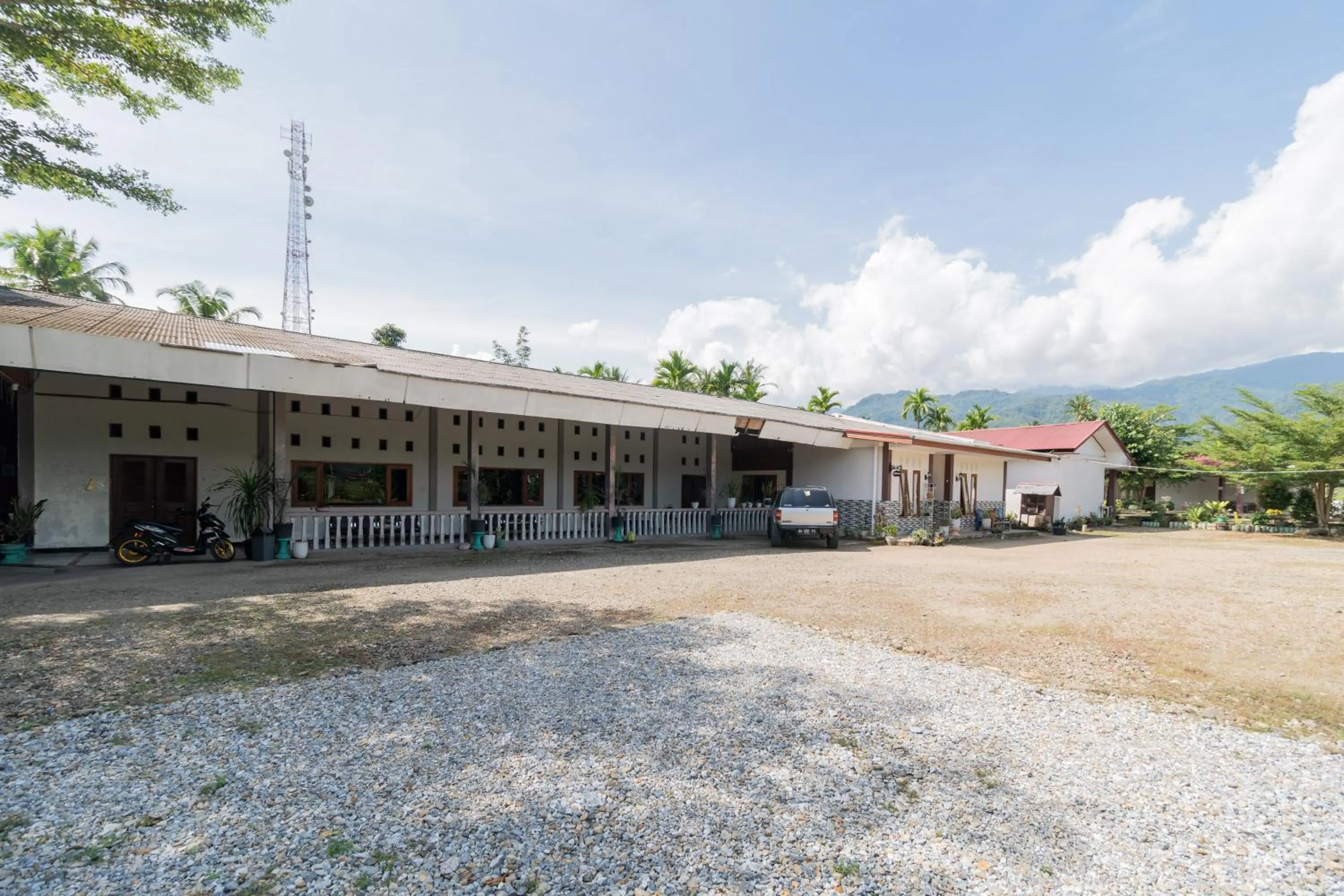 Property building in RedDoorz Syariah near Kawasan Saribu Rumah Gadang Solok Selatan