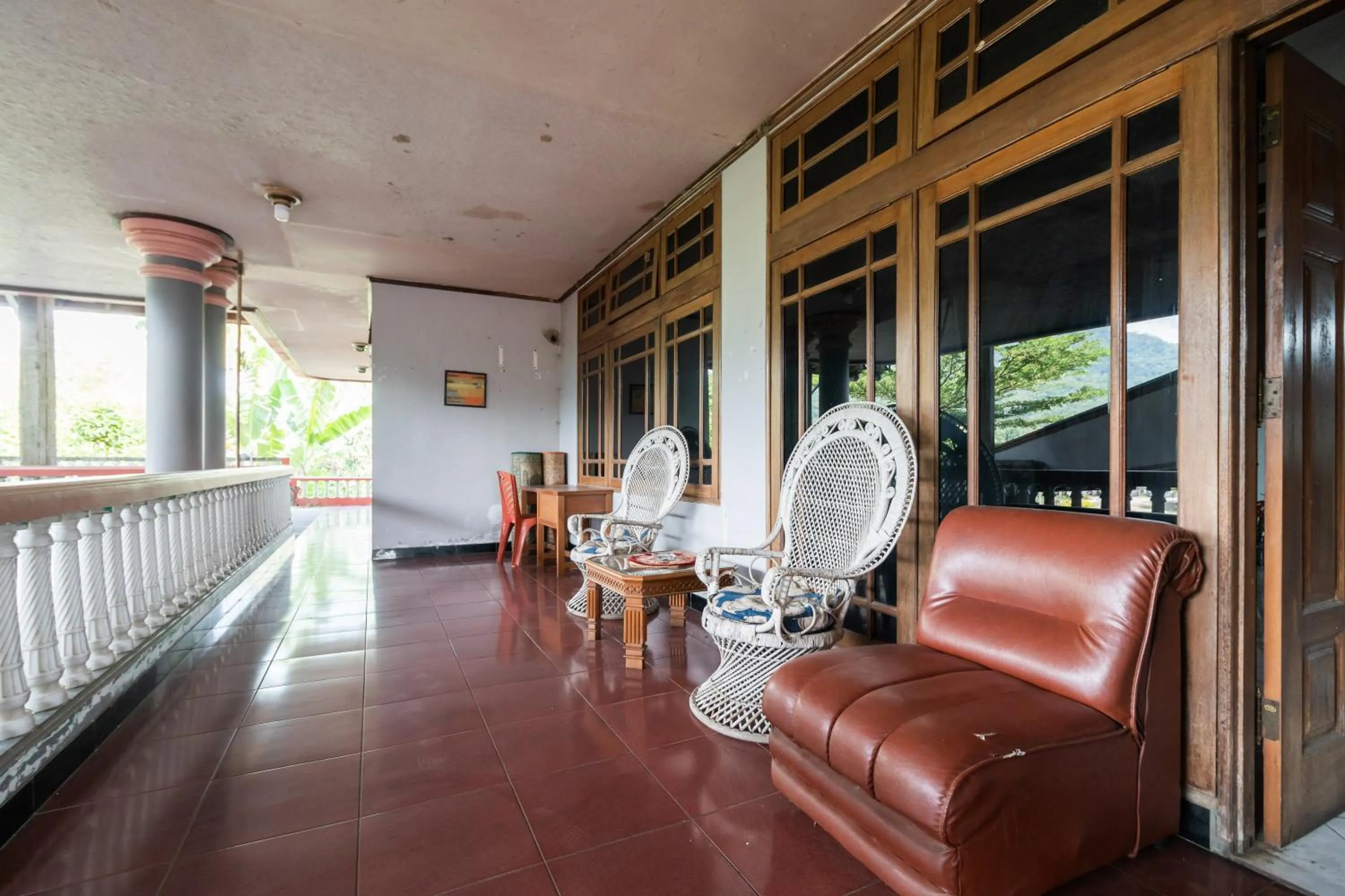 Seating area in RedDoorz Syariah near Kawasan Saribu Rumah Gadang Solok Selatan