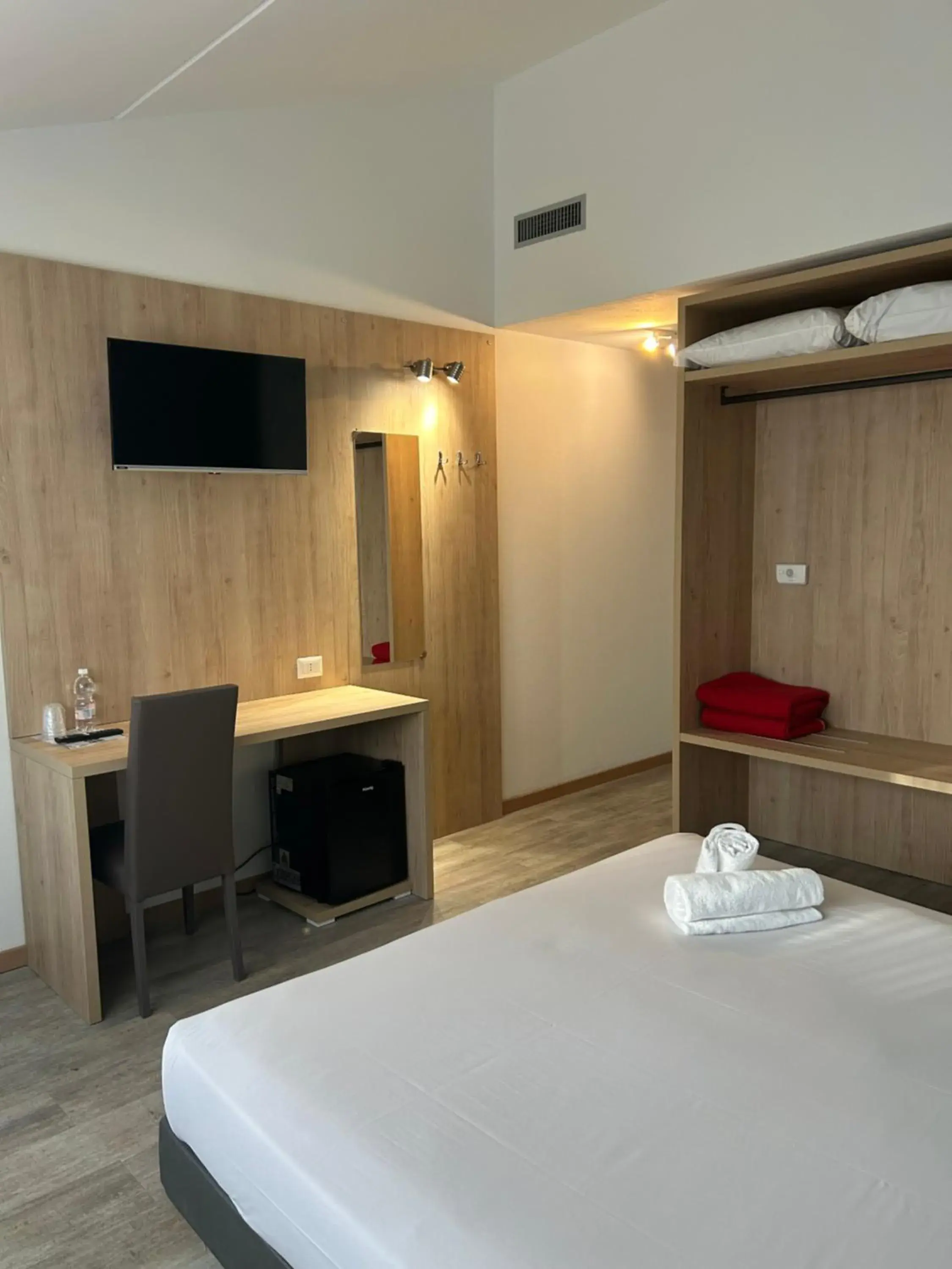 Classic Double Room - single occupancy in Green Hotel Classic Double Room - single occupancy in Green Hotel