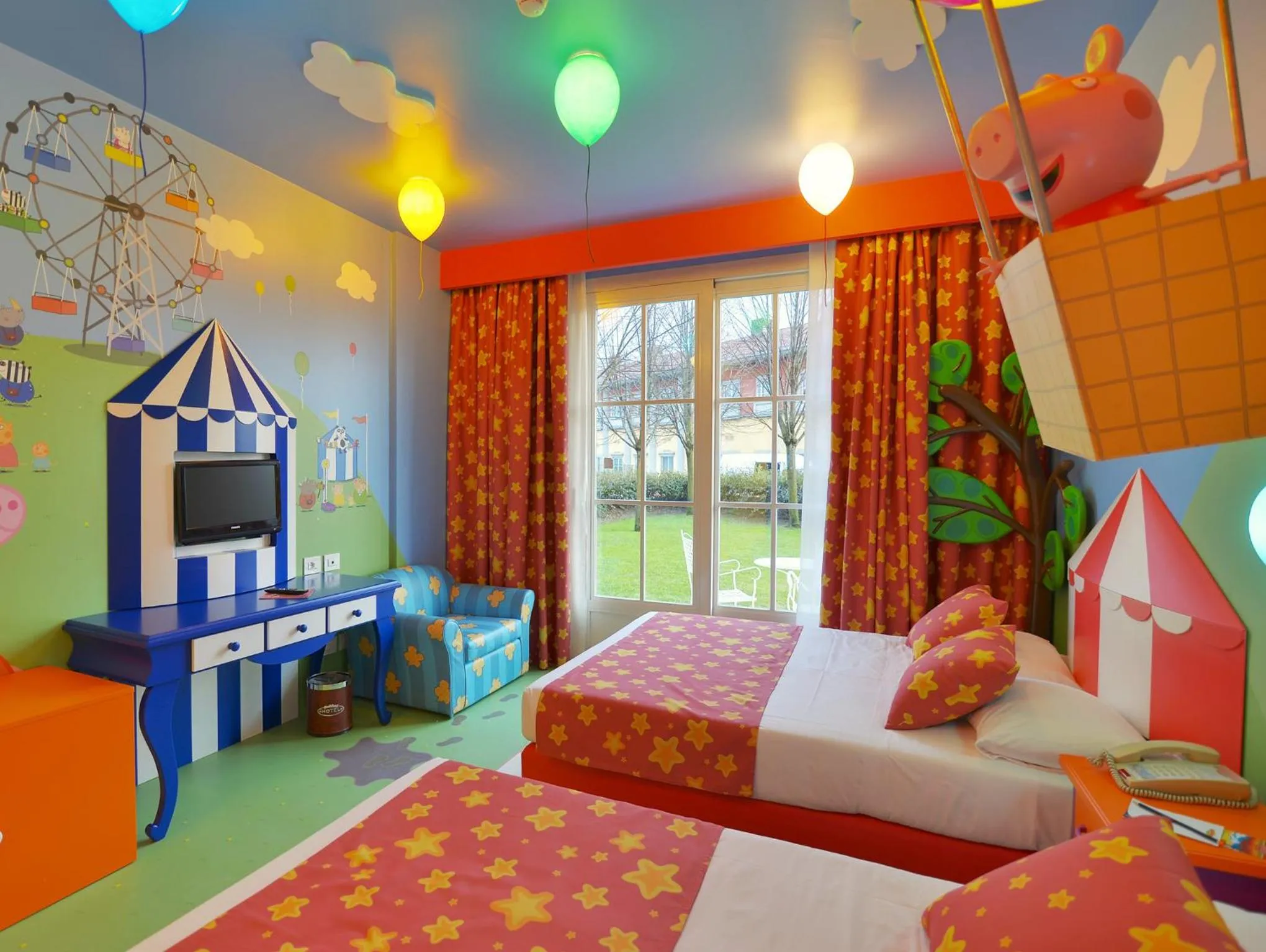 Bed in Gardaland Hotel