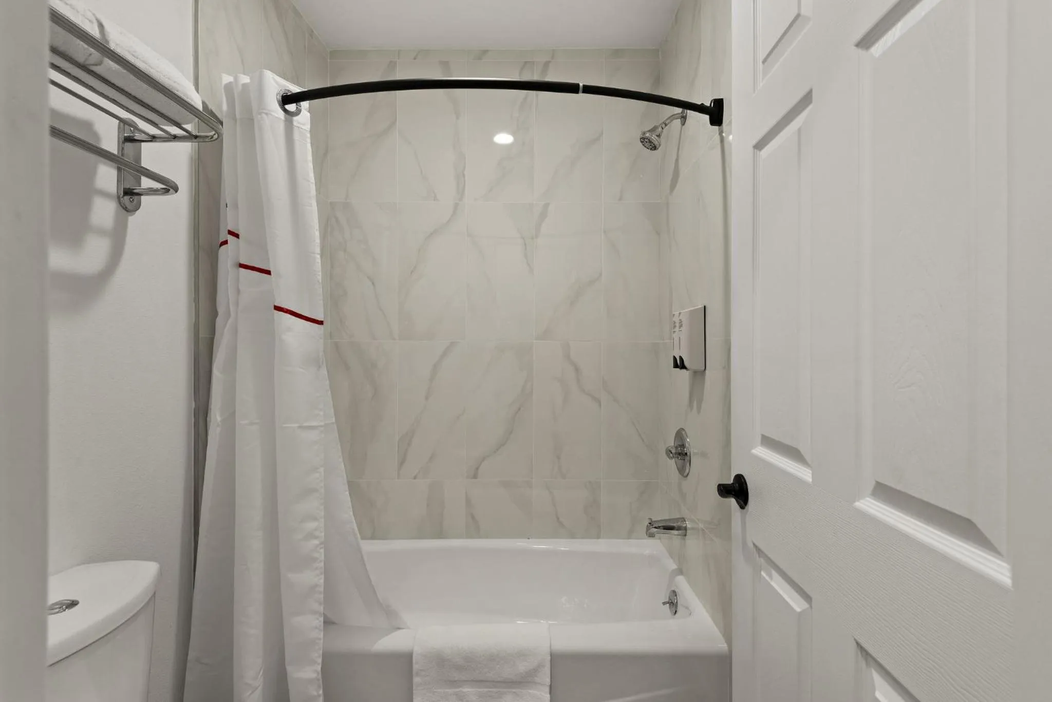 Bathroom in Red Roof Inn Carson - Wilmington, CA