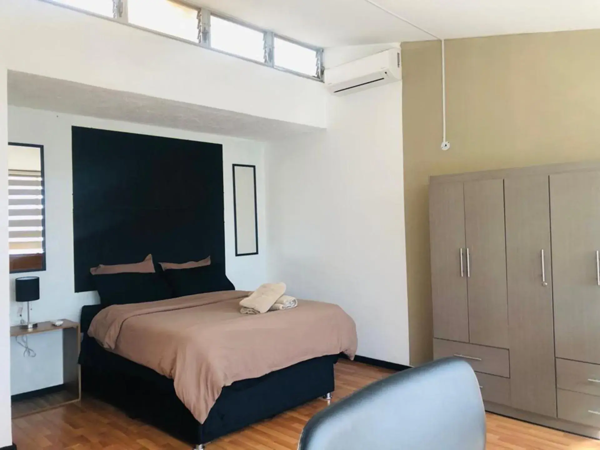 Queen Room in Leveli Coliving Queen Room in Leveli Coliving