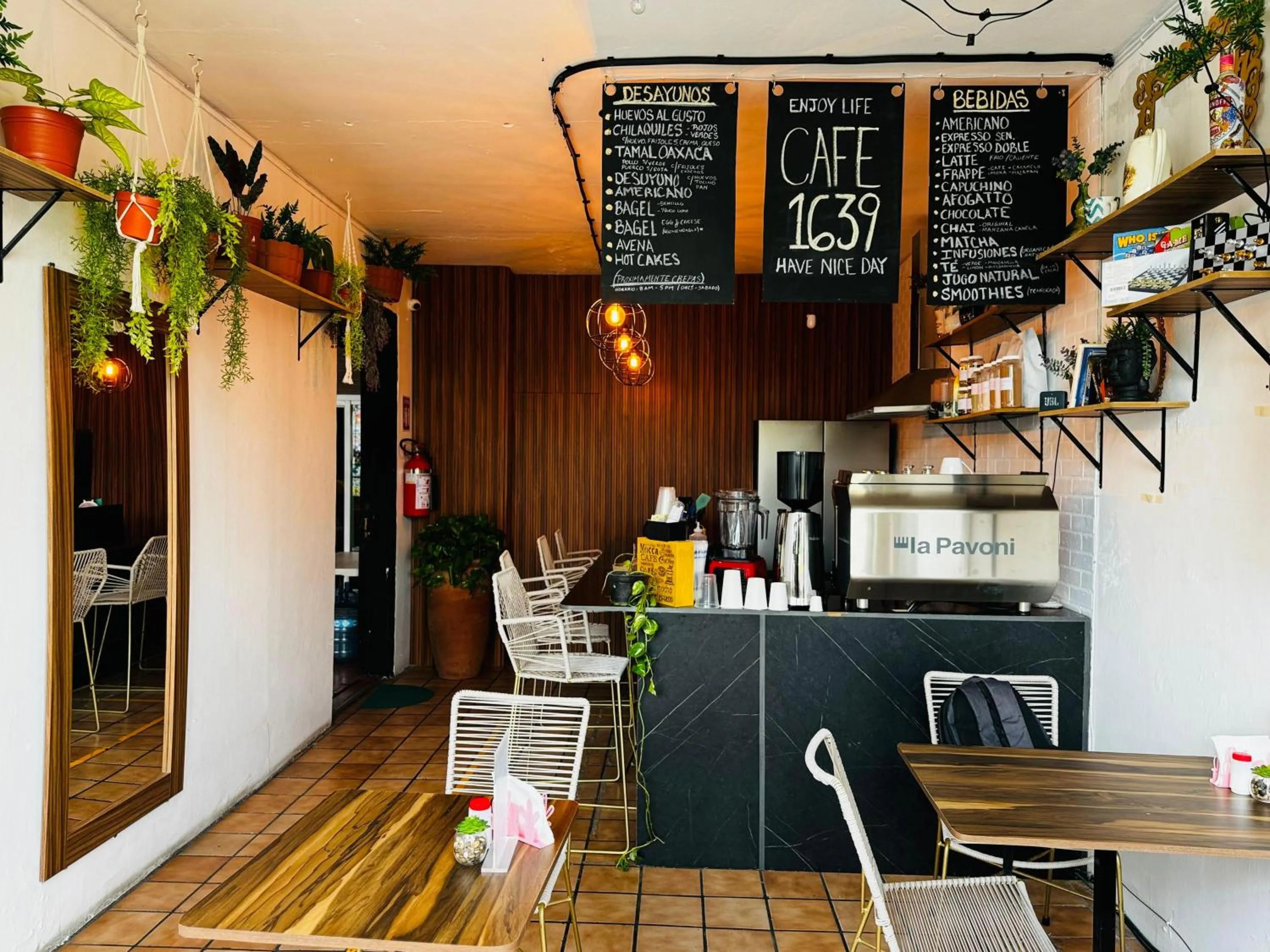 Restaurant/places to eat in Leveli Coliving