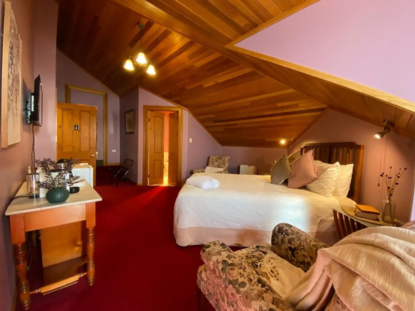 Bedroom, Bed in Hanlon Guest House