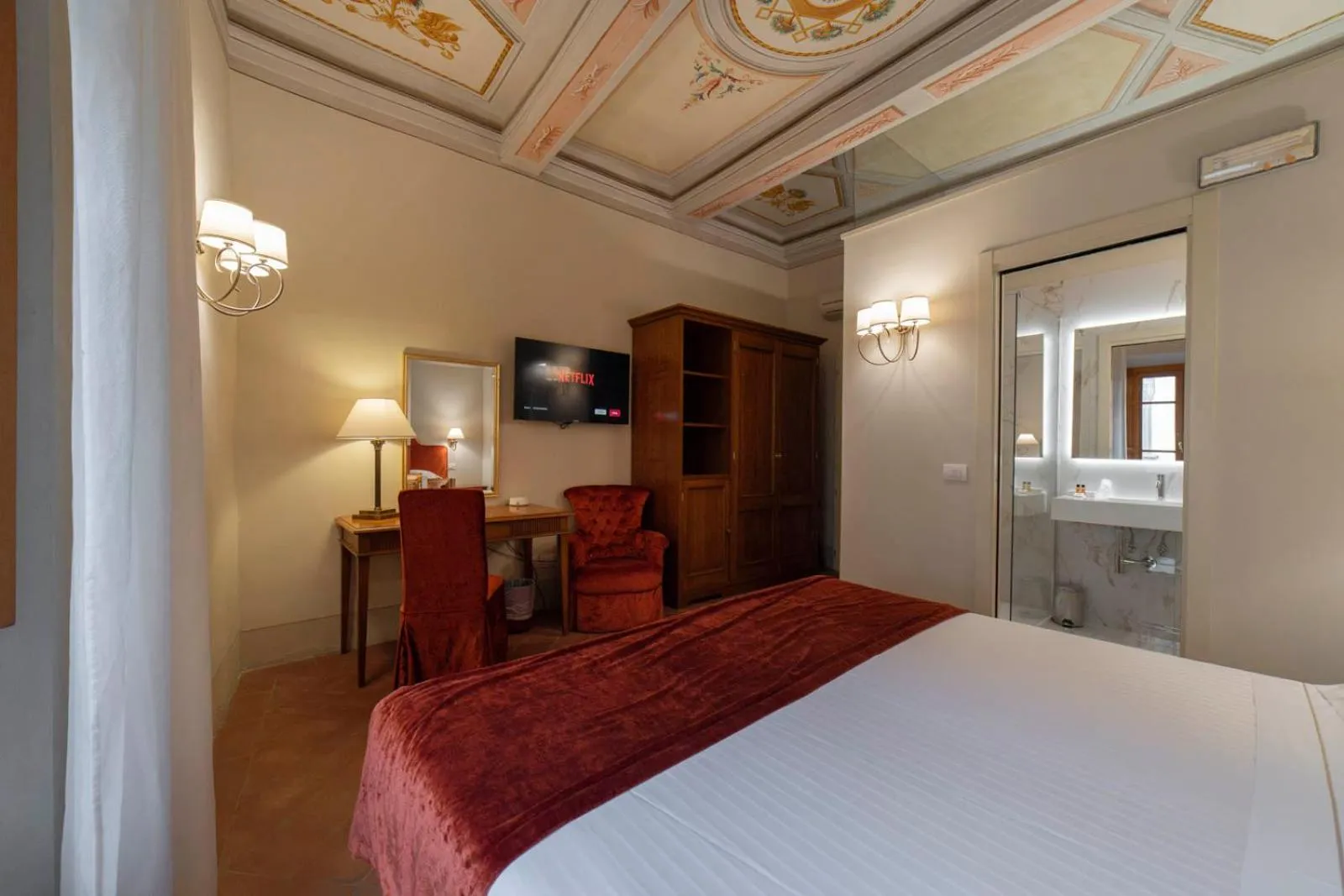 Bed in Hotel Palazzo San Niccolò & Spa