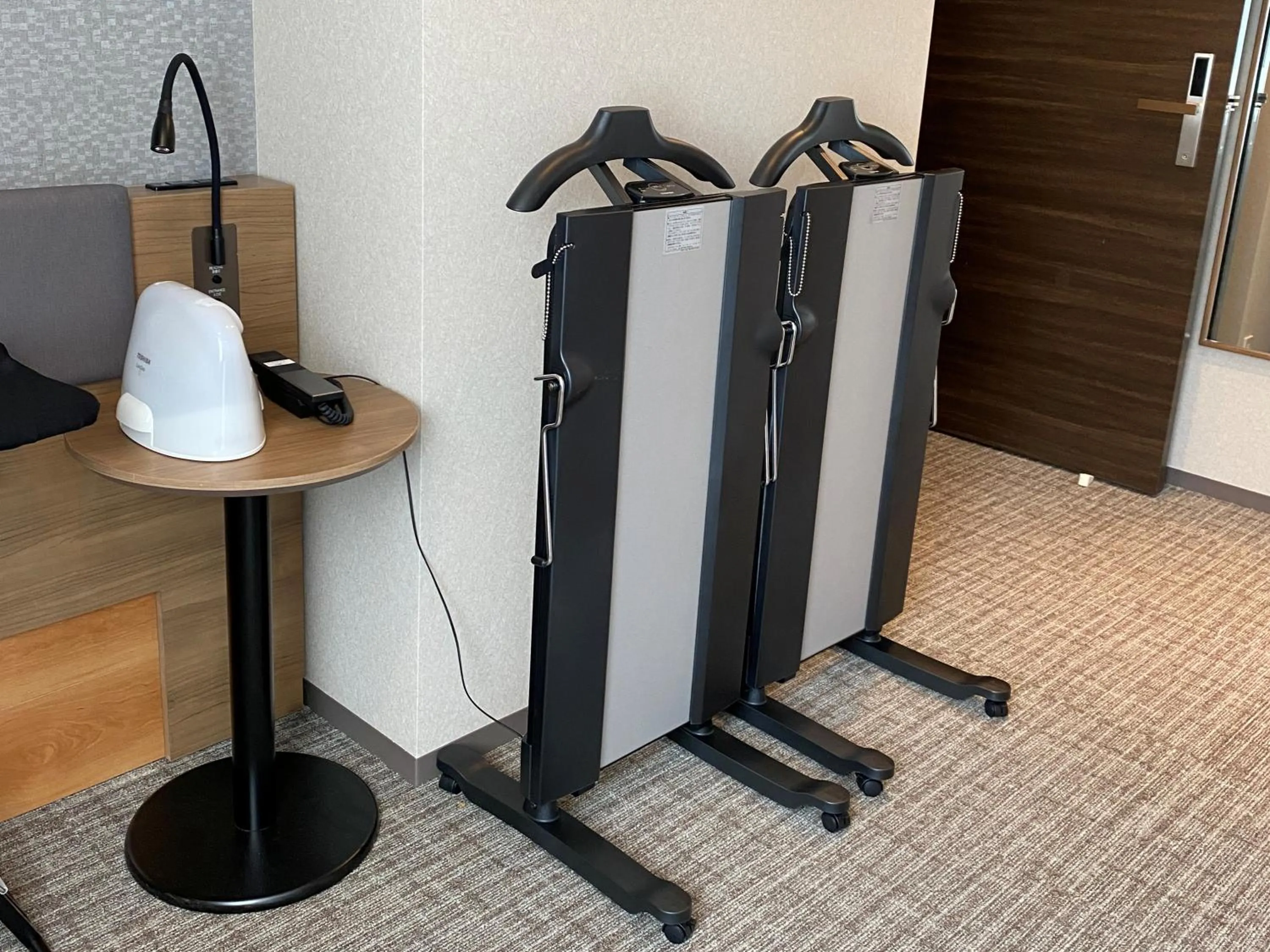 trouser press in Hotel Rilassare Tokyo