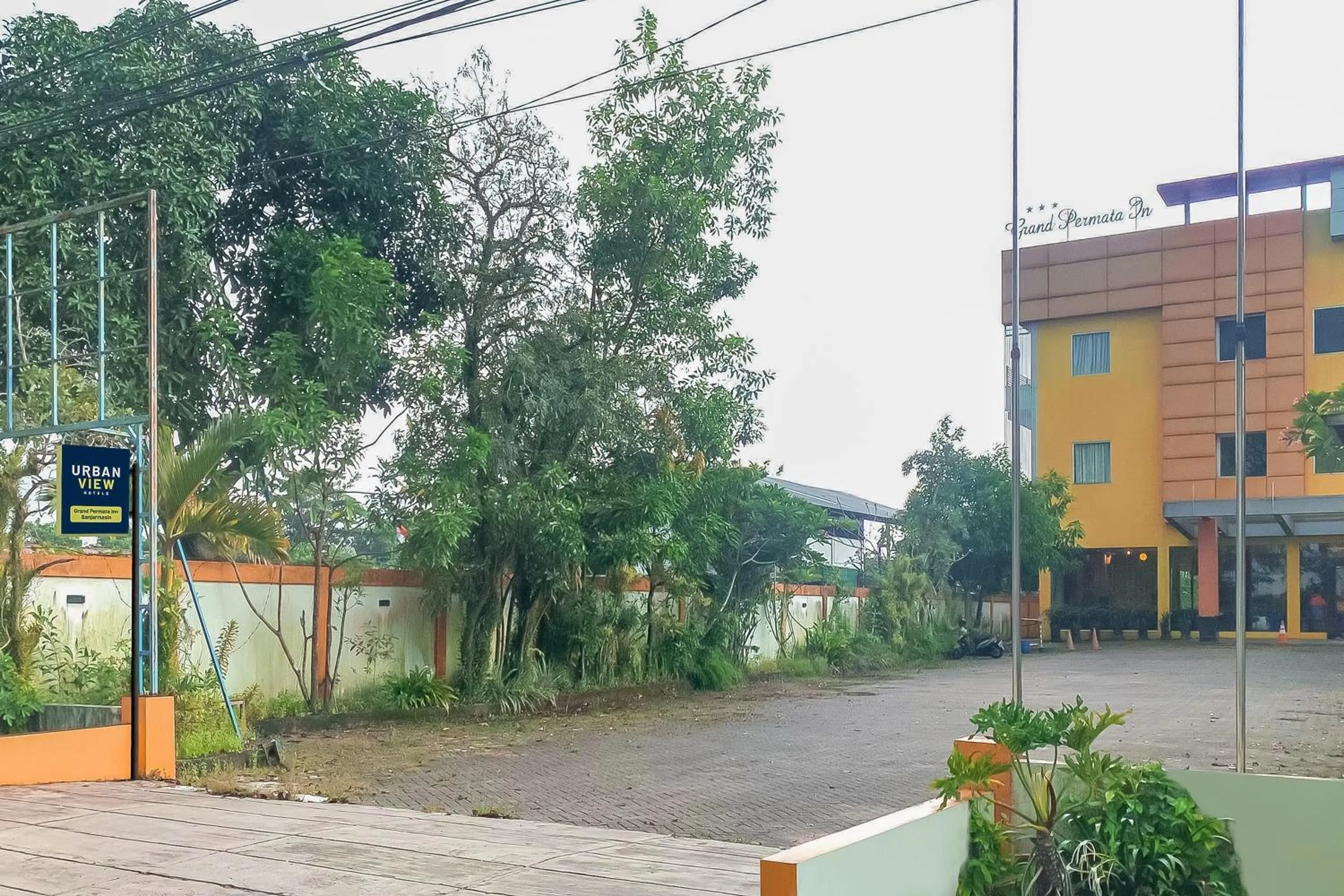 Property building in Urbanview Hotel Grand Permata In Banjarbaru by RedDoorz