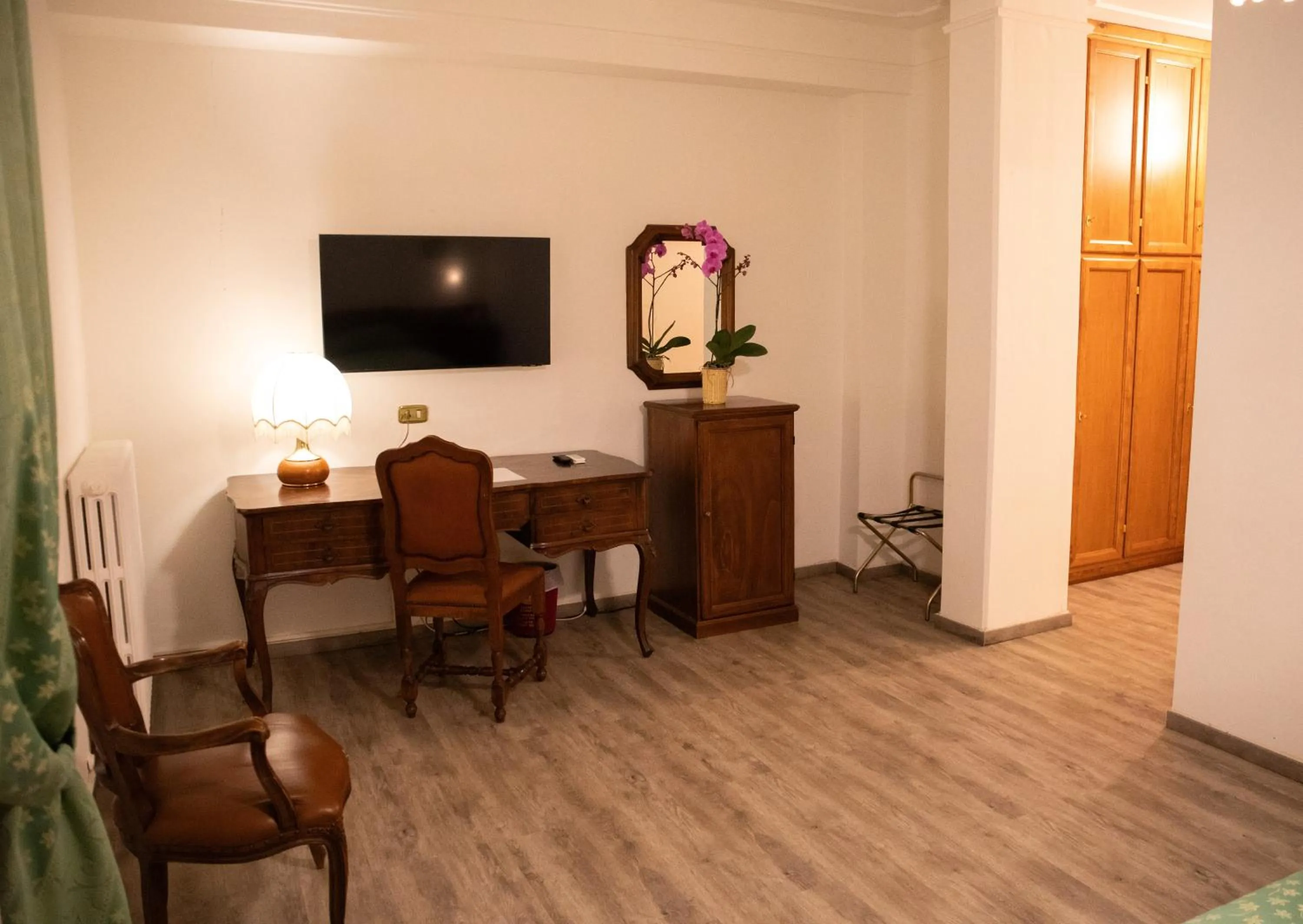 TV and multimedia in Hotel Park Ge.Al.