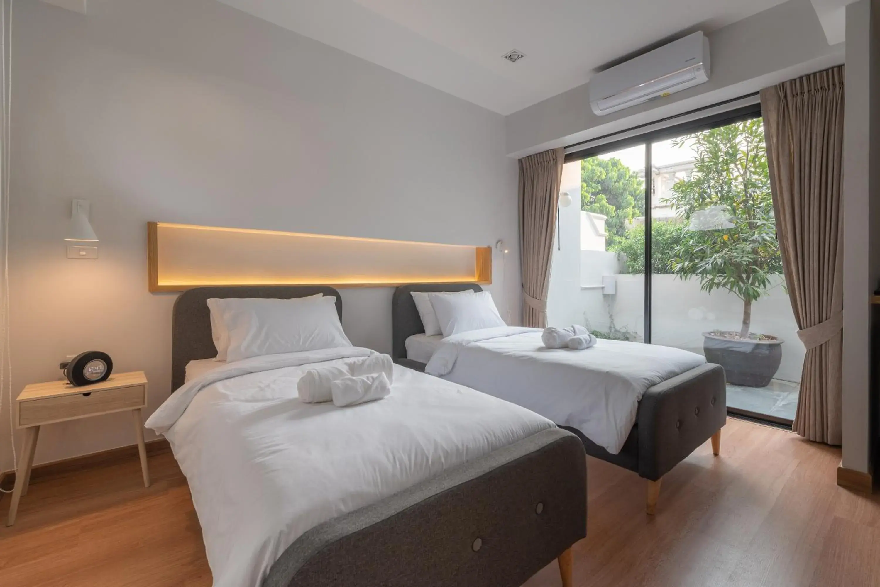 Twin Room with Private Bathroom in Eleven Pillar Site Chiangmai Twin Room with Private Bathroom in Eleven Pillar Site Chiangmai