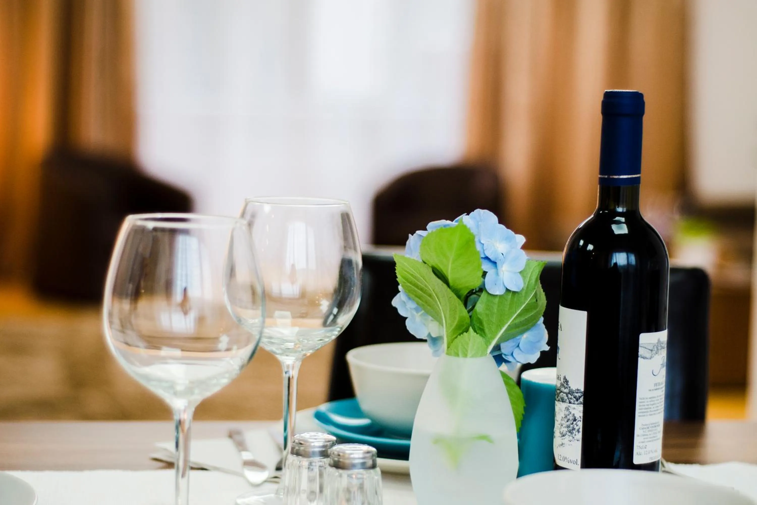Dining area in 6 Apartments