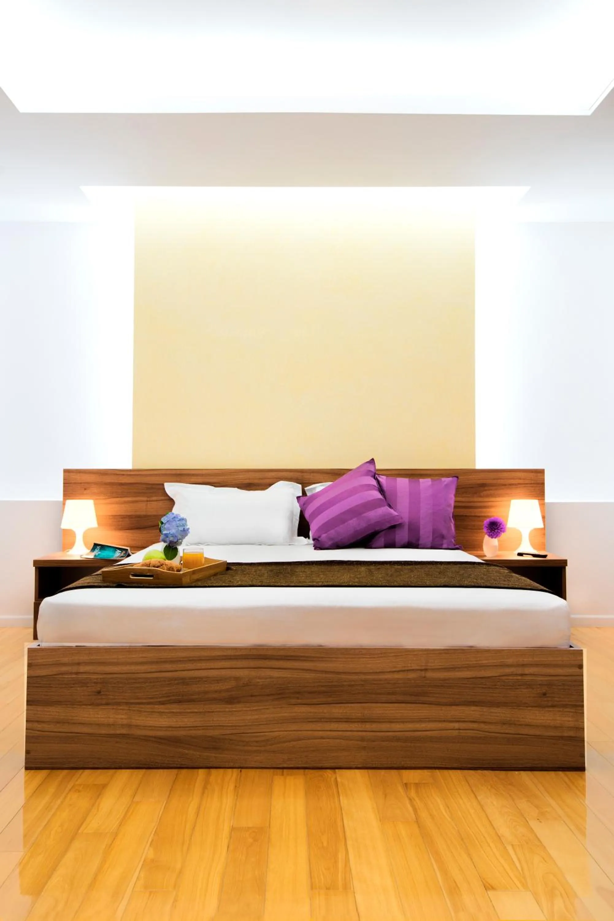 Bedroom, Bed in 6 Apartments