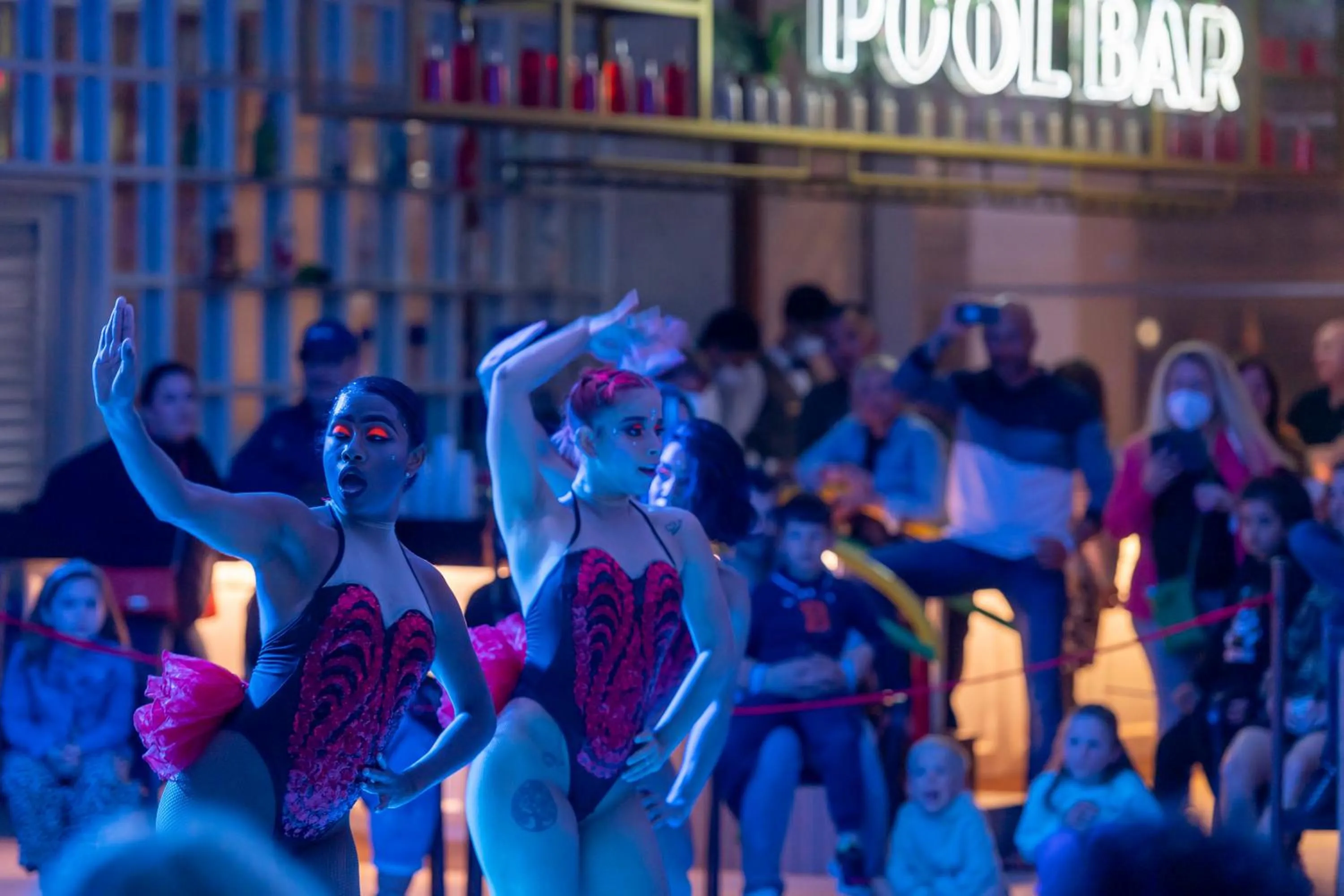 Evening entertainment in Oz Hotels Side Premium