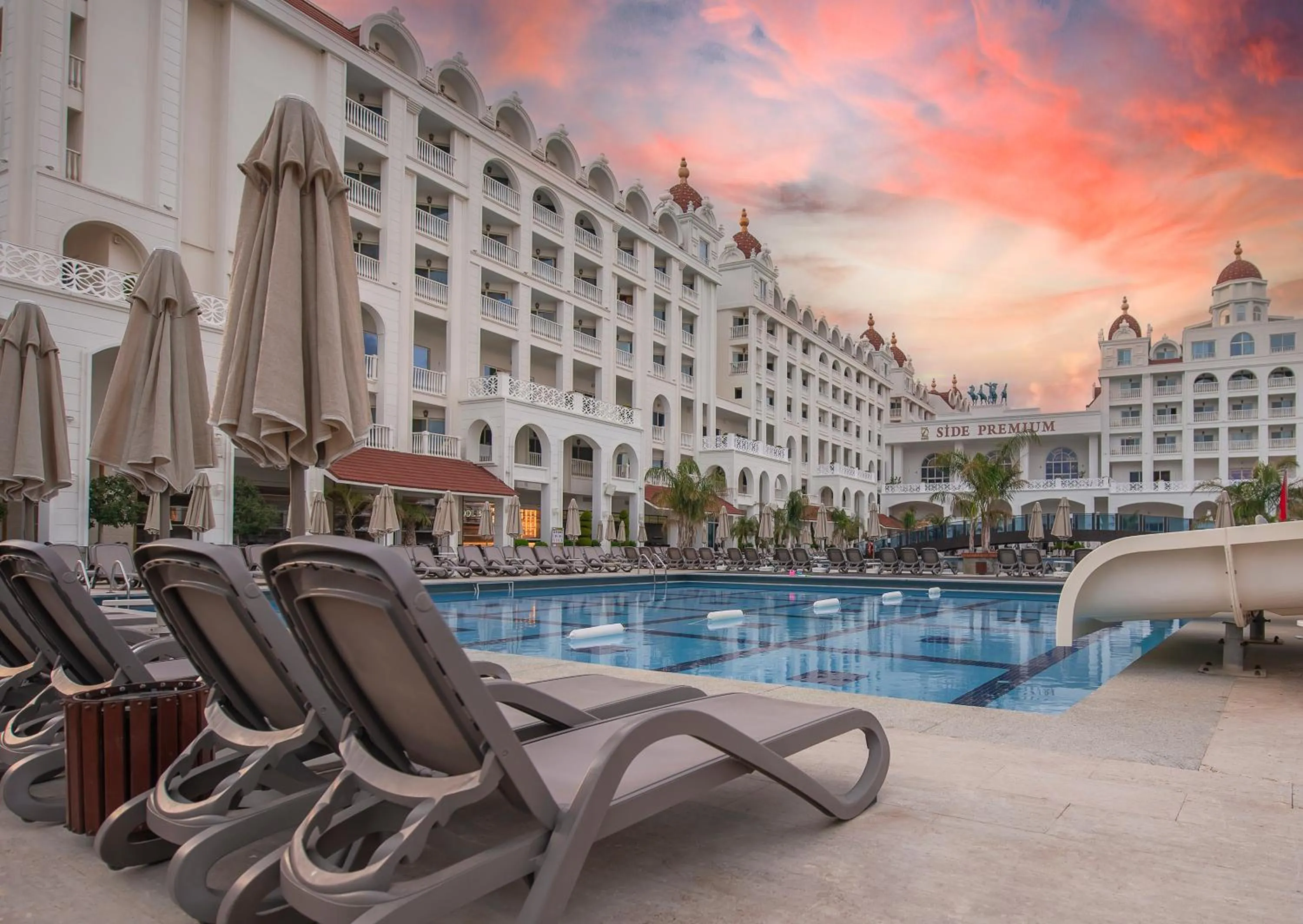 Swimming pool in Oz Hotels Side Premium