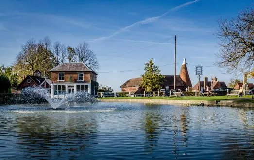 Neighbourhood in Garden Studio