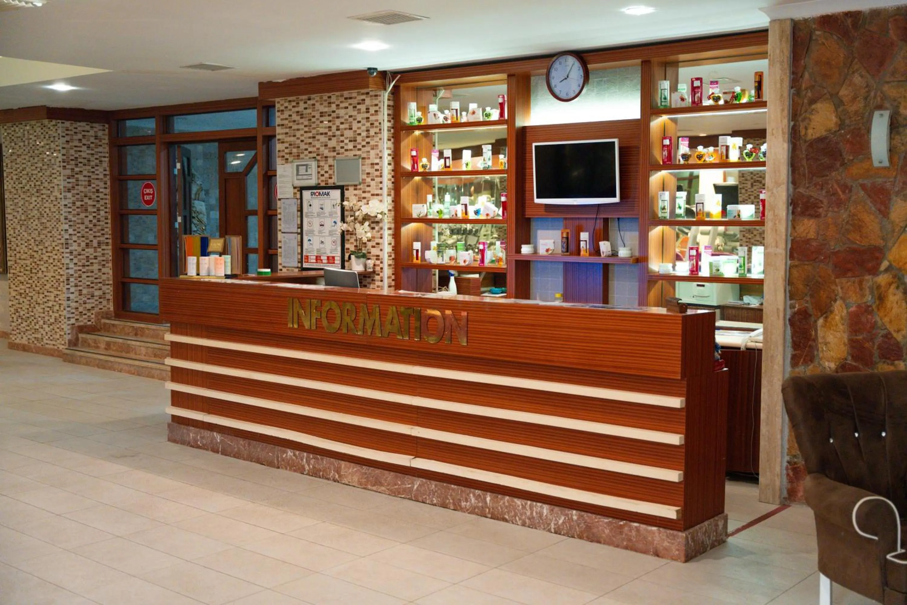 Lounge or bar in Oz Hotels Incekum Beach