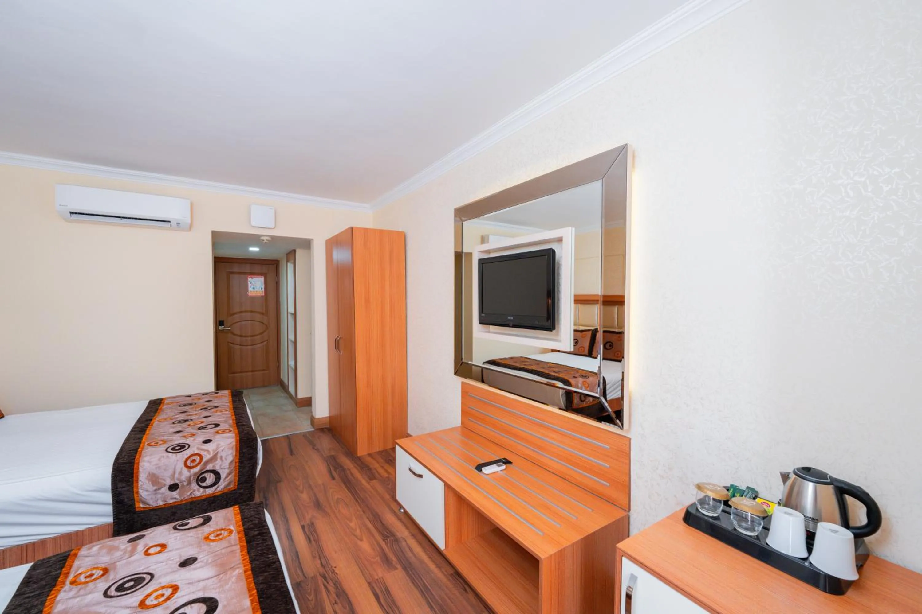 Photo of the whole room, Bed in Oz Hotels Incekum Beach