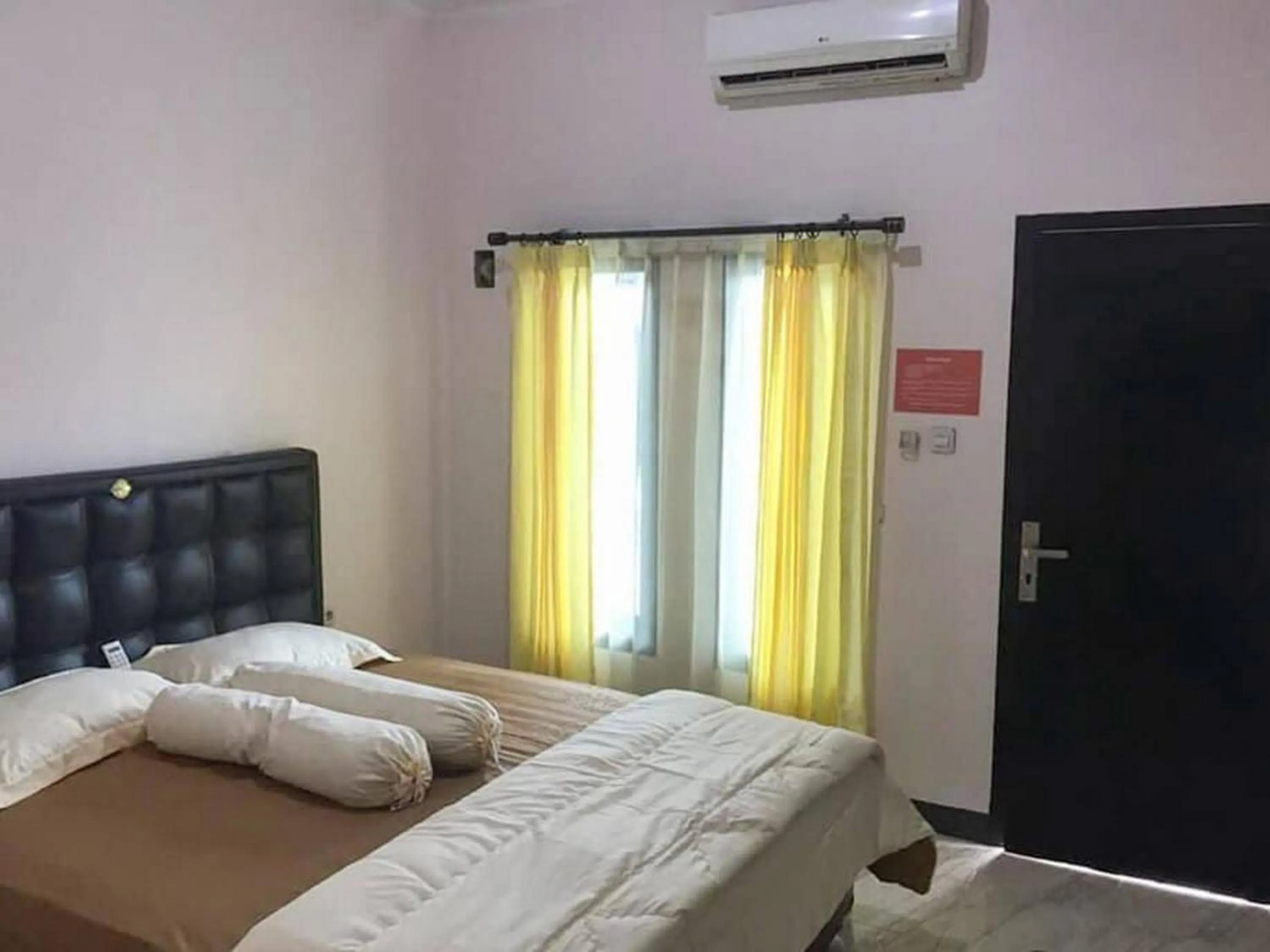 Bedroom, Bed in Marthine Residence Syariah RedPartner