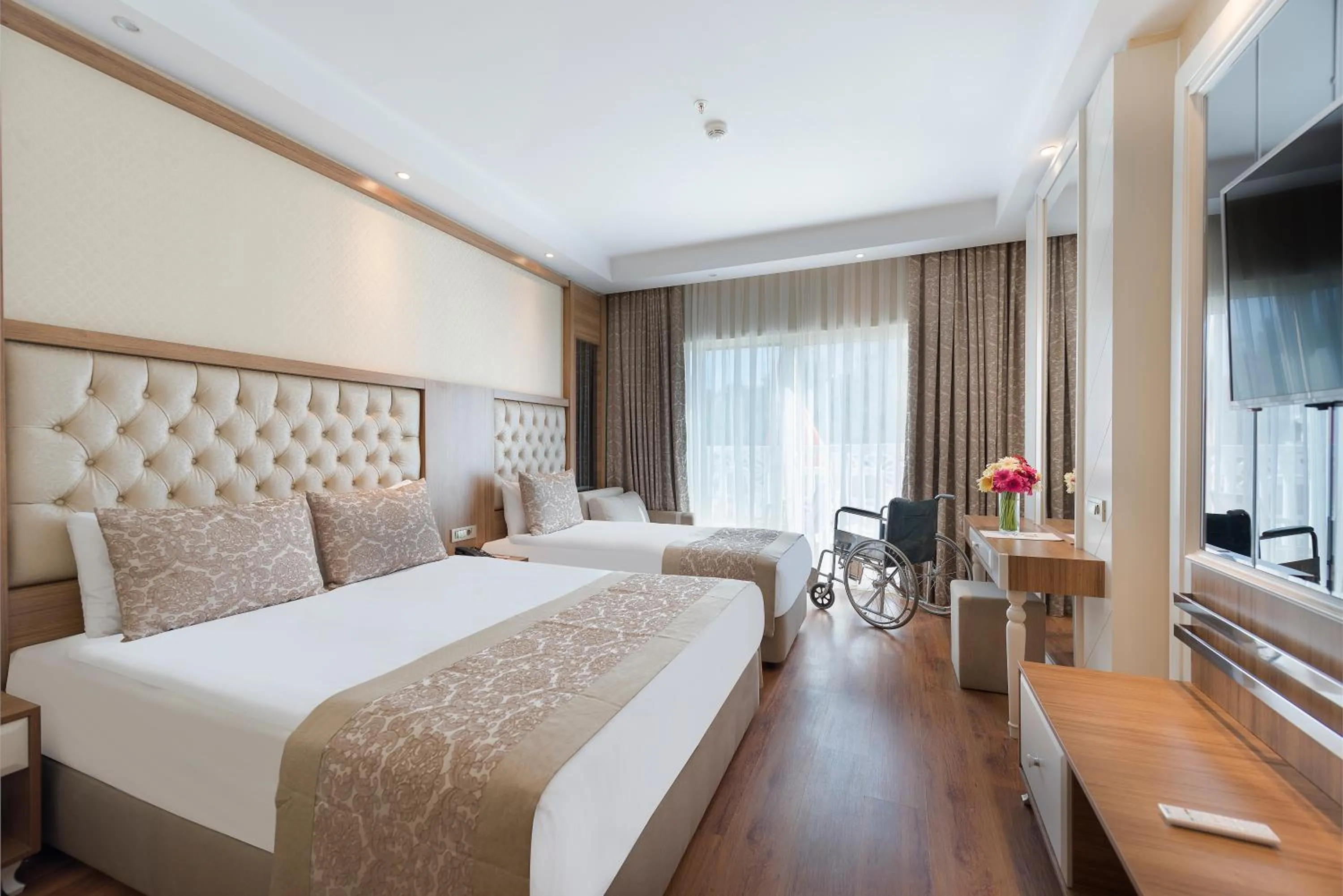 Photo of the whole room, Bed in Oz Hotels Sui