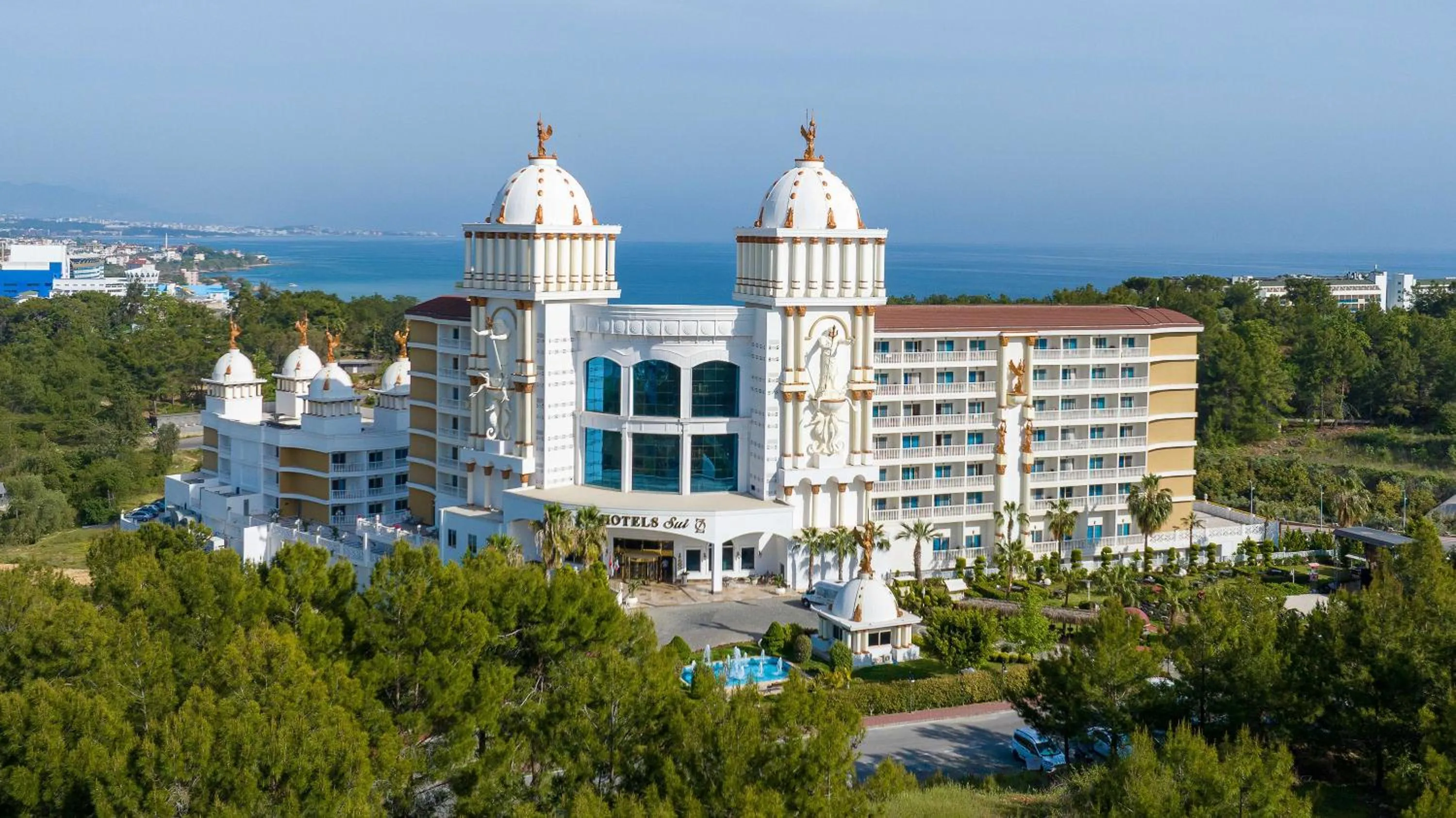 Property building in Oz Hotels Sui