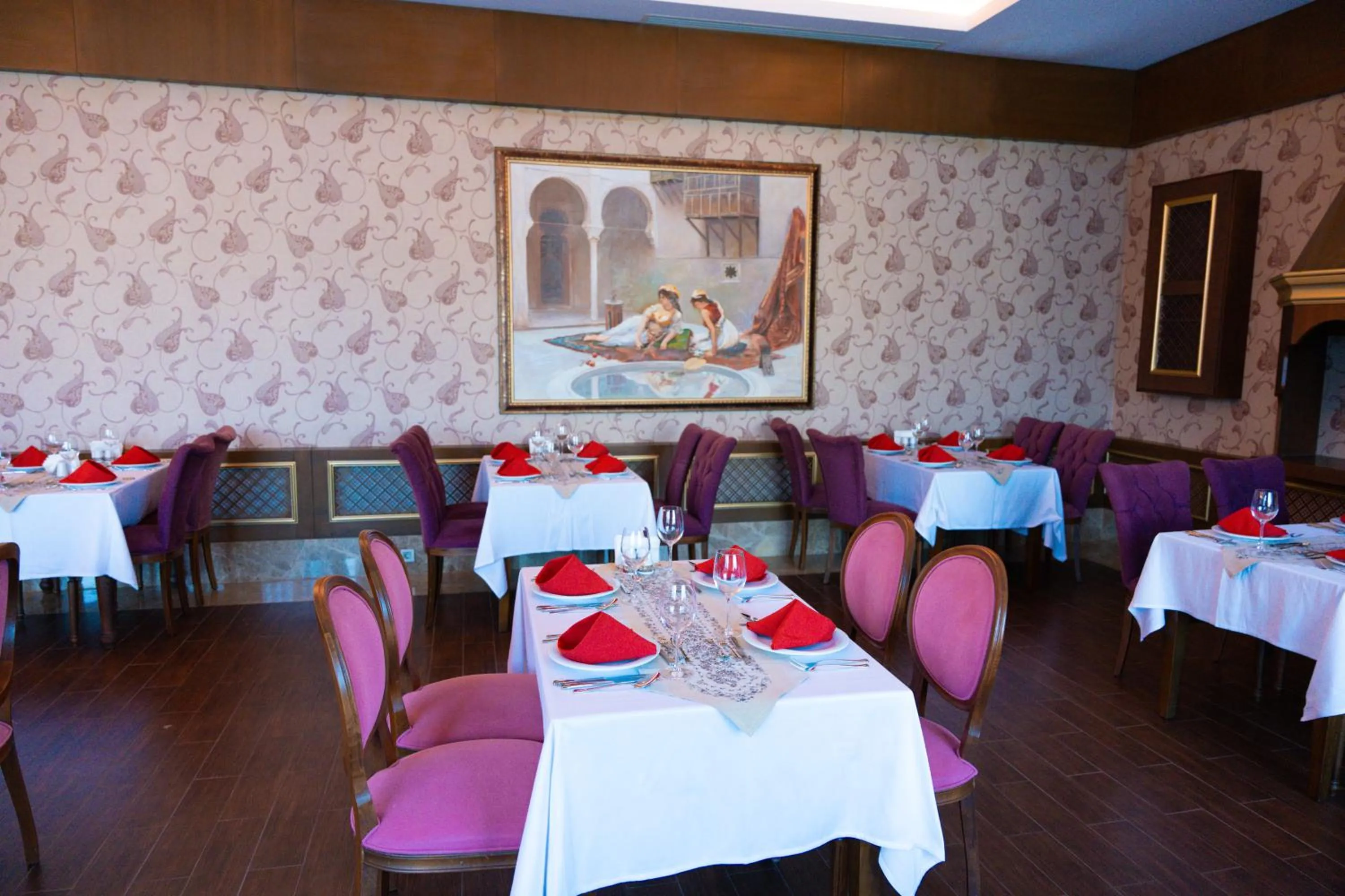 Restaurant/places to eat in Oz Hotels Sui