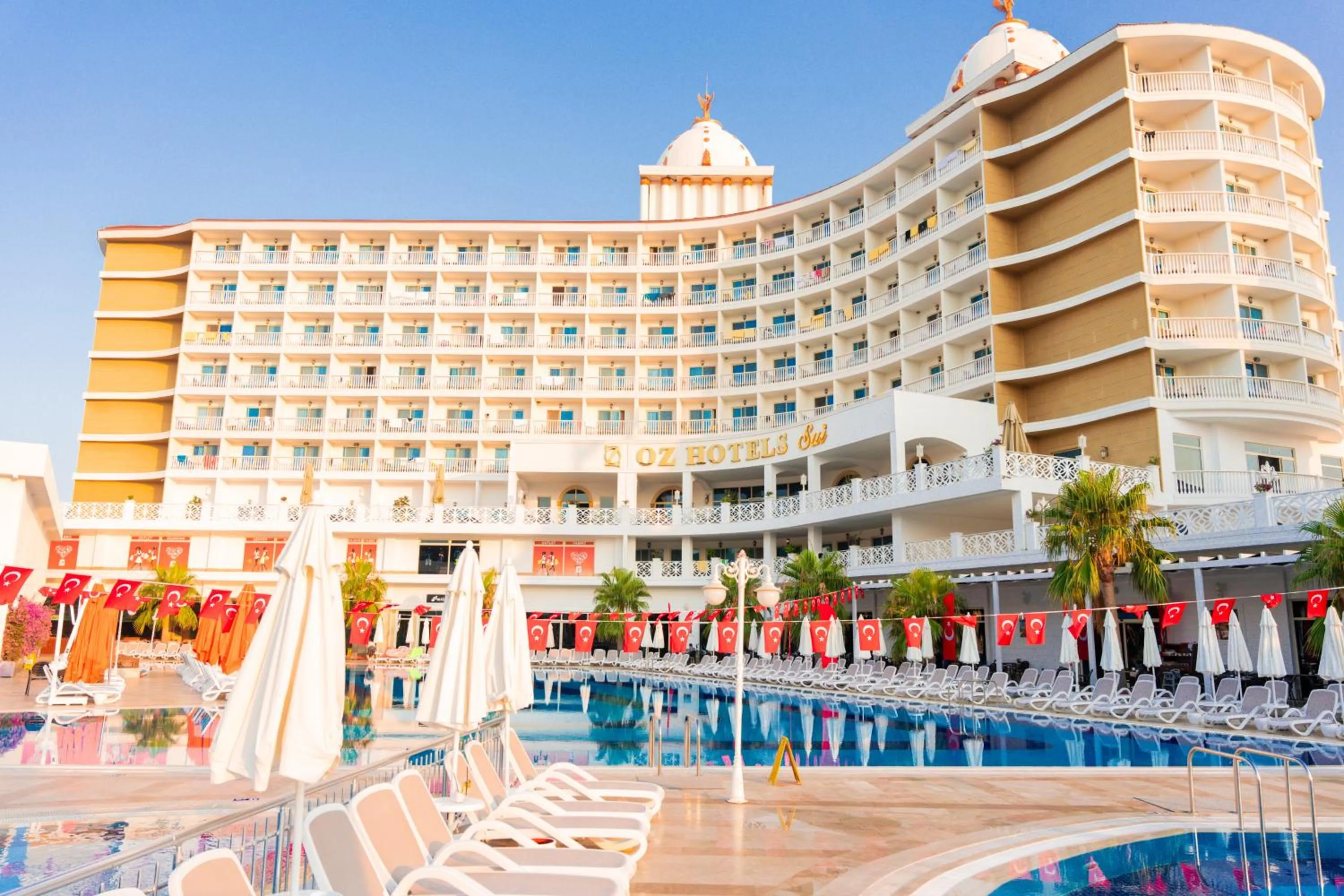 Property building in Oz Hotels Sui