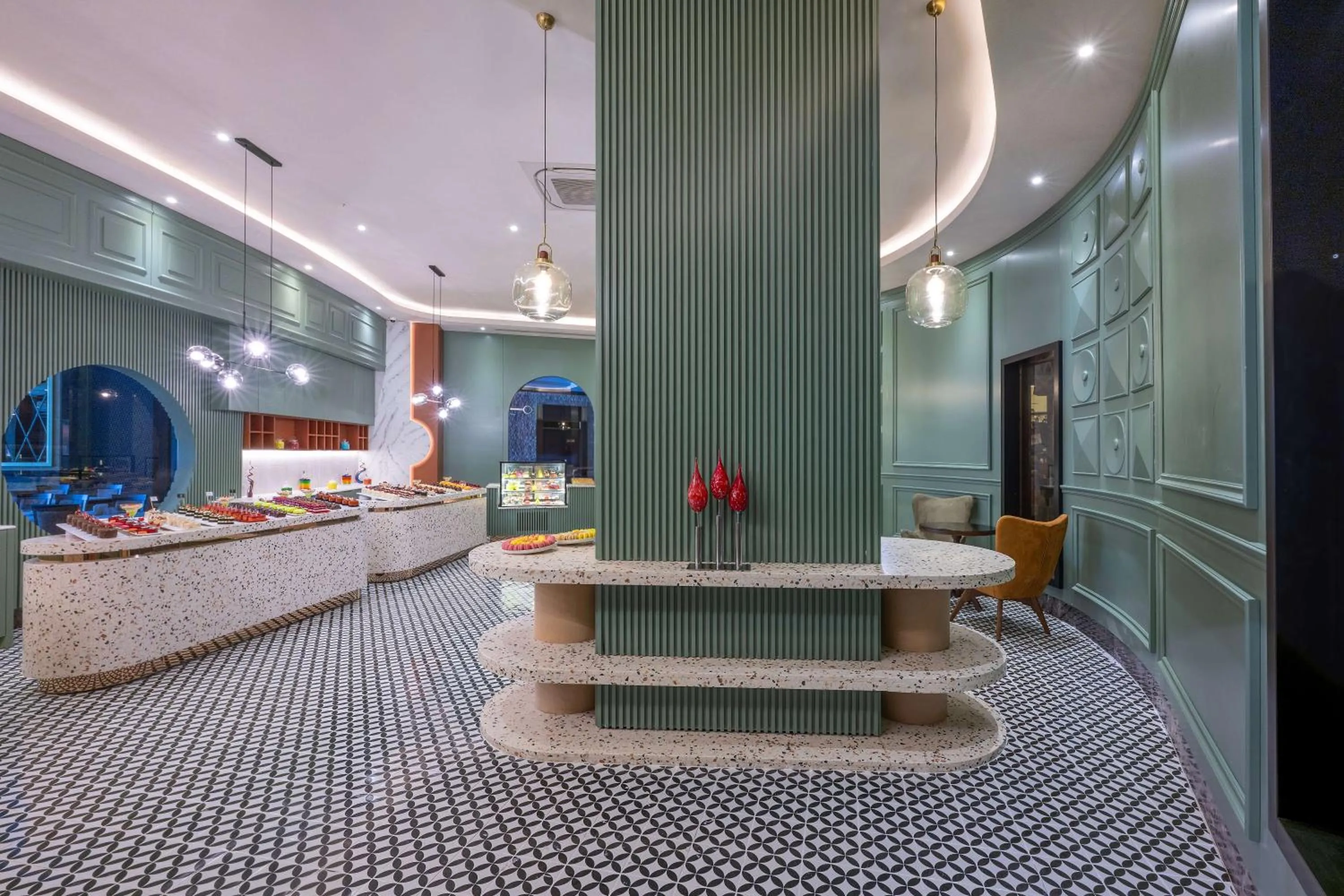 Restaurant/places to eat in Oz Hotels Sui