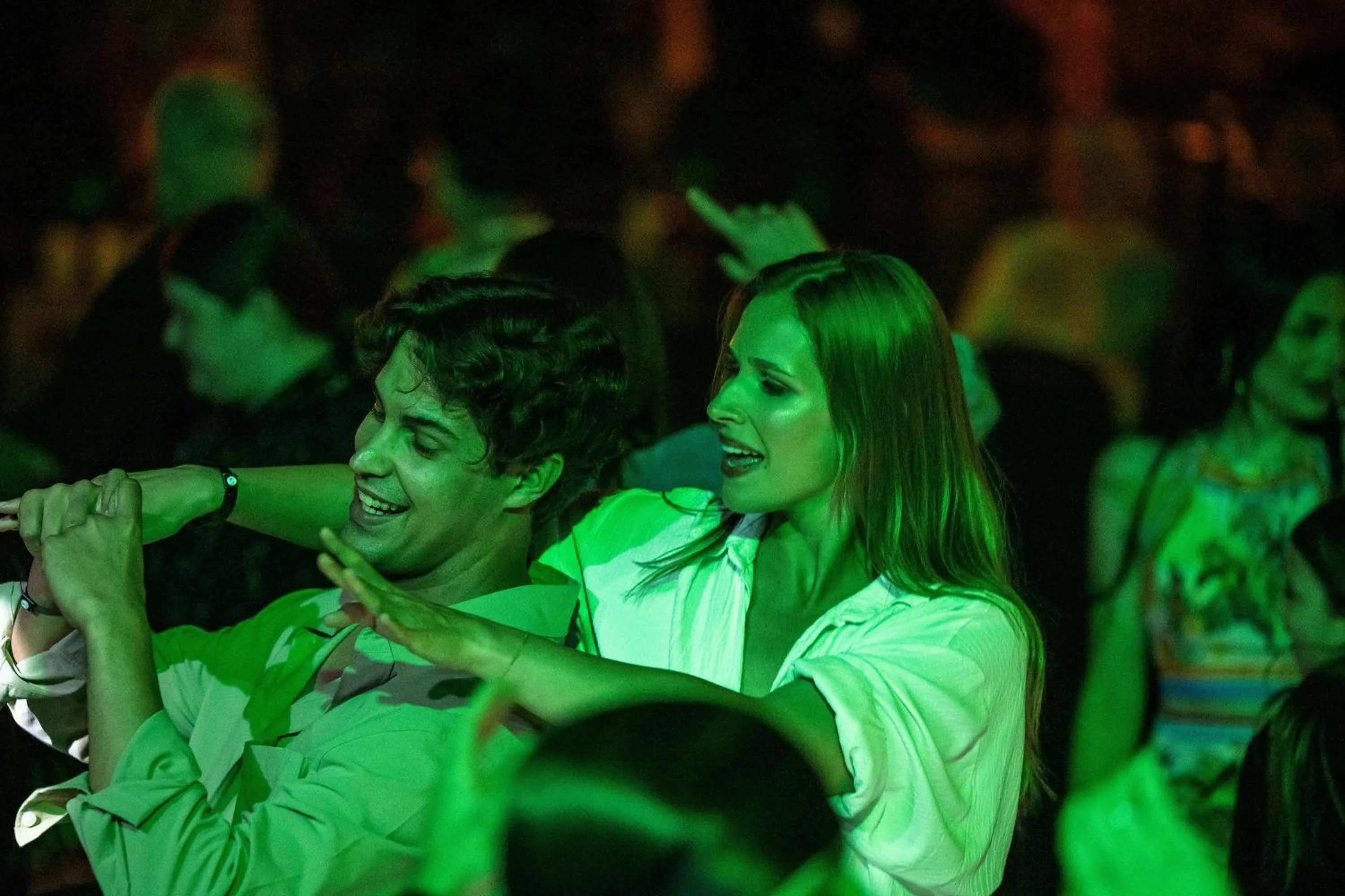 Evening entertainment in Oz Hotels Sui