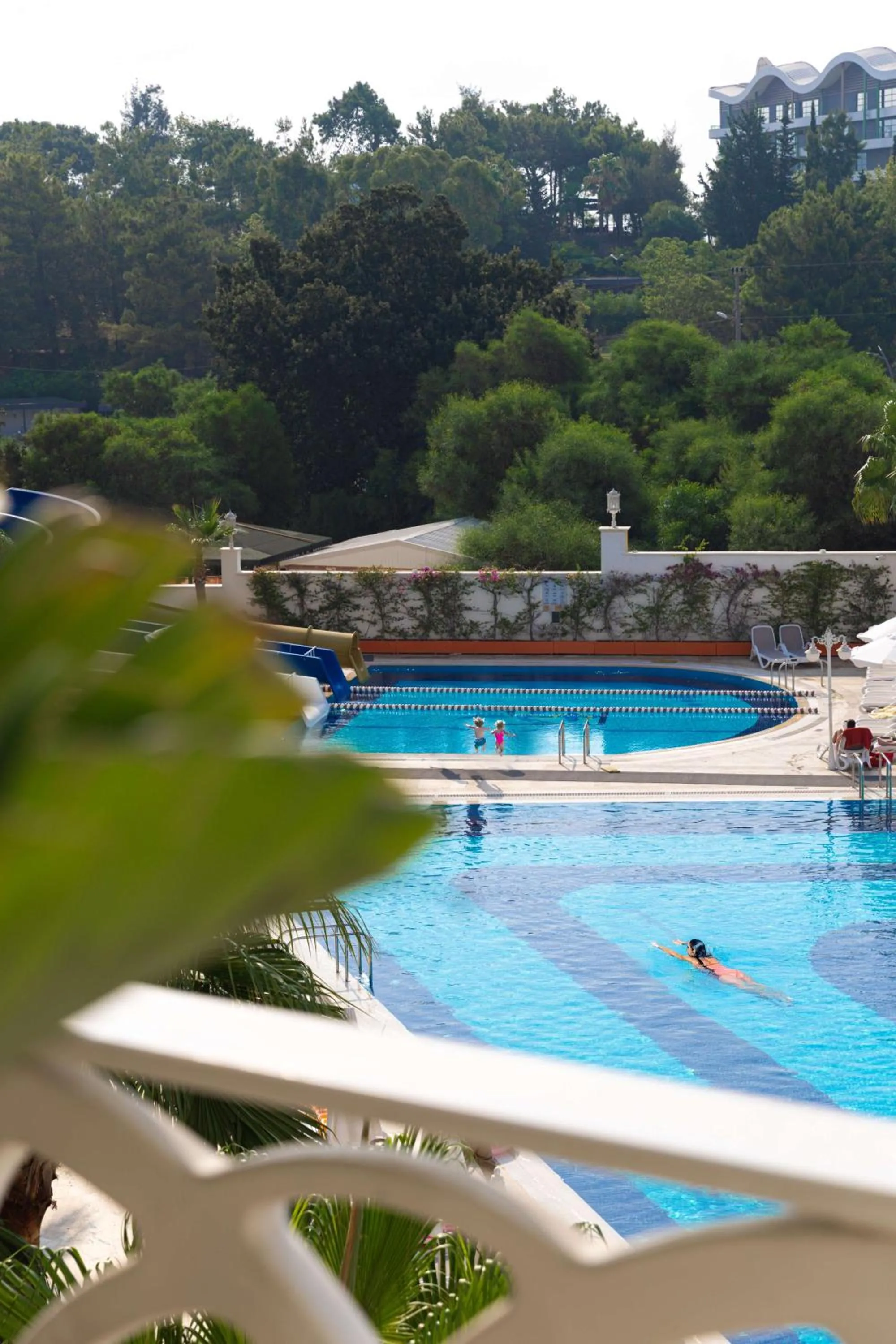Swimming pool in Oz Hotels Sui