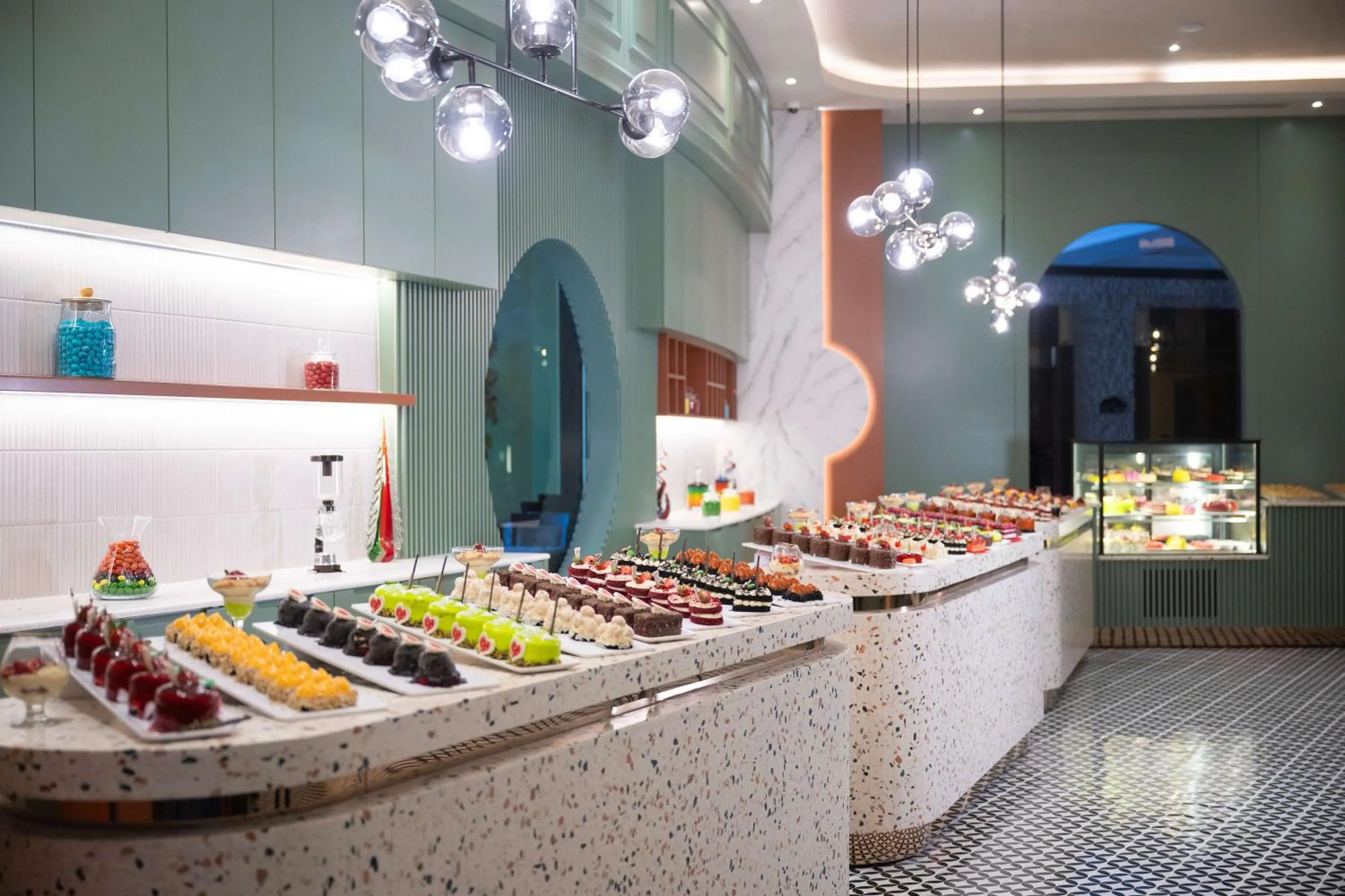 Restaurant/places to eat in Oz Hotels Sui