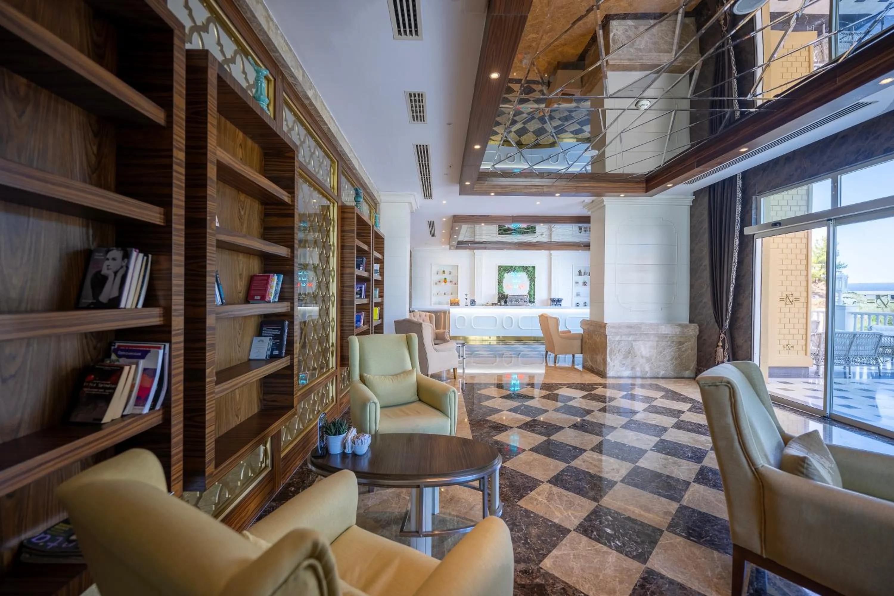 Lobby or reception in Oz Hotels Sui