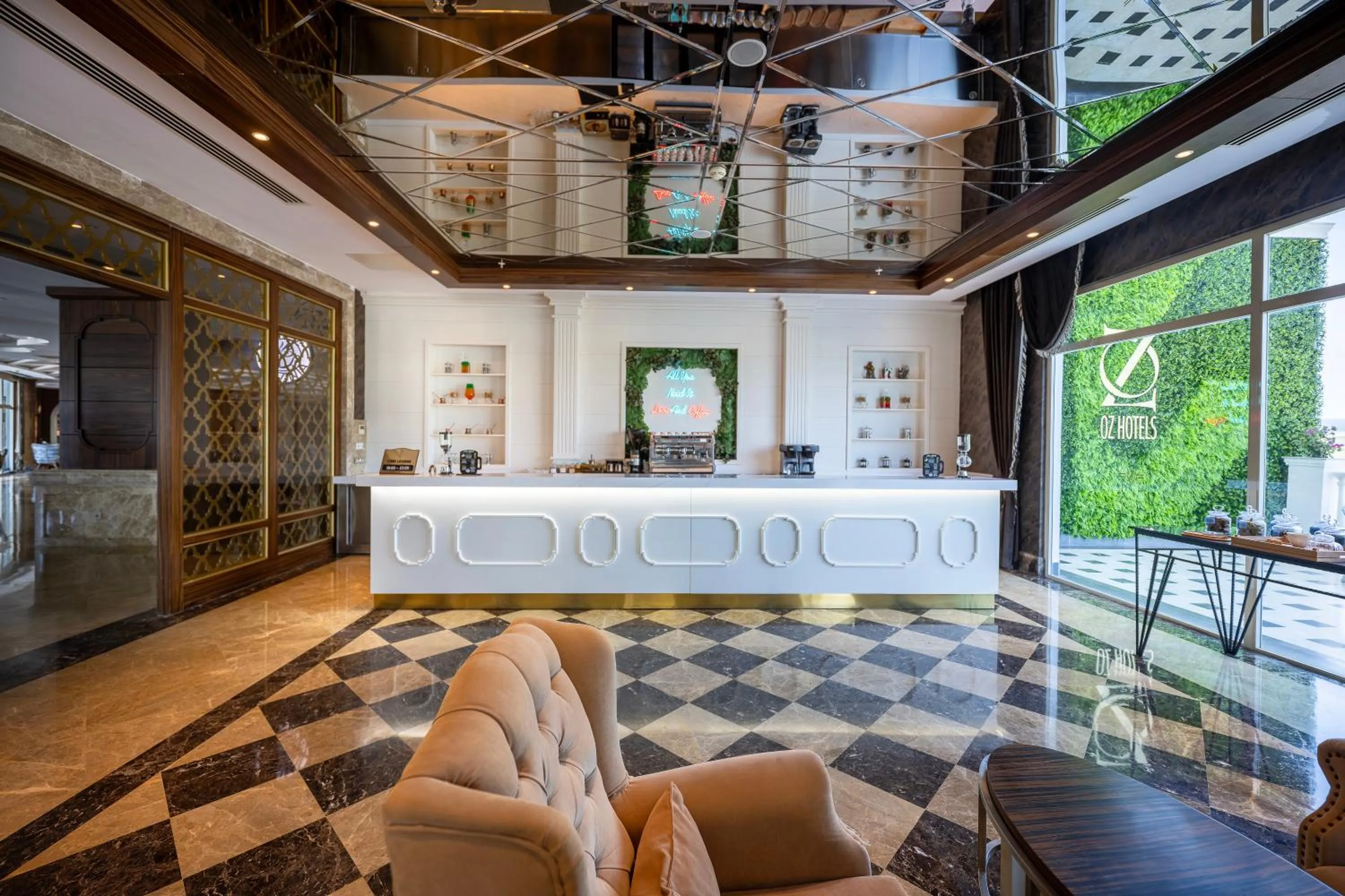 Lobby or reception in Oz Hotels Sui