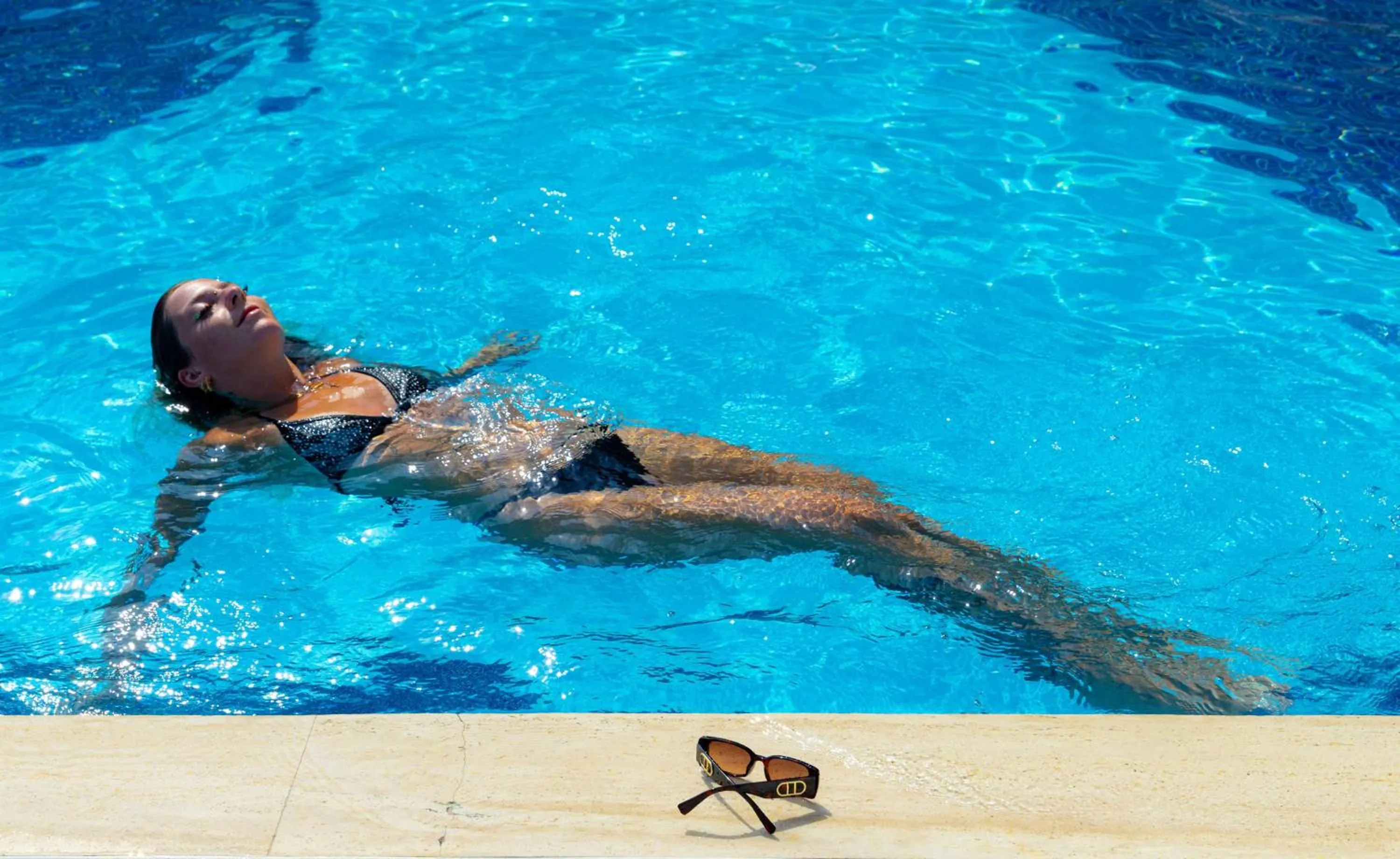 Pool view in Oz Hotels Sui