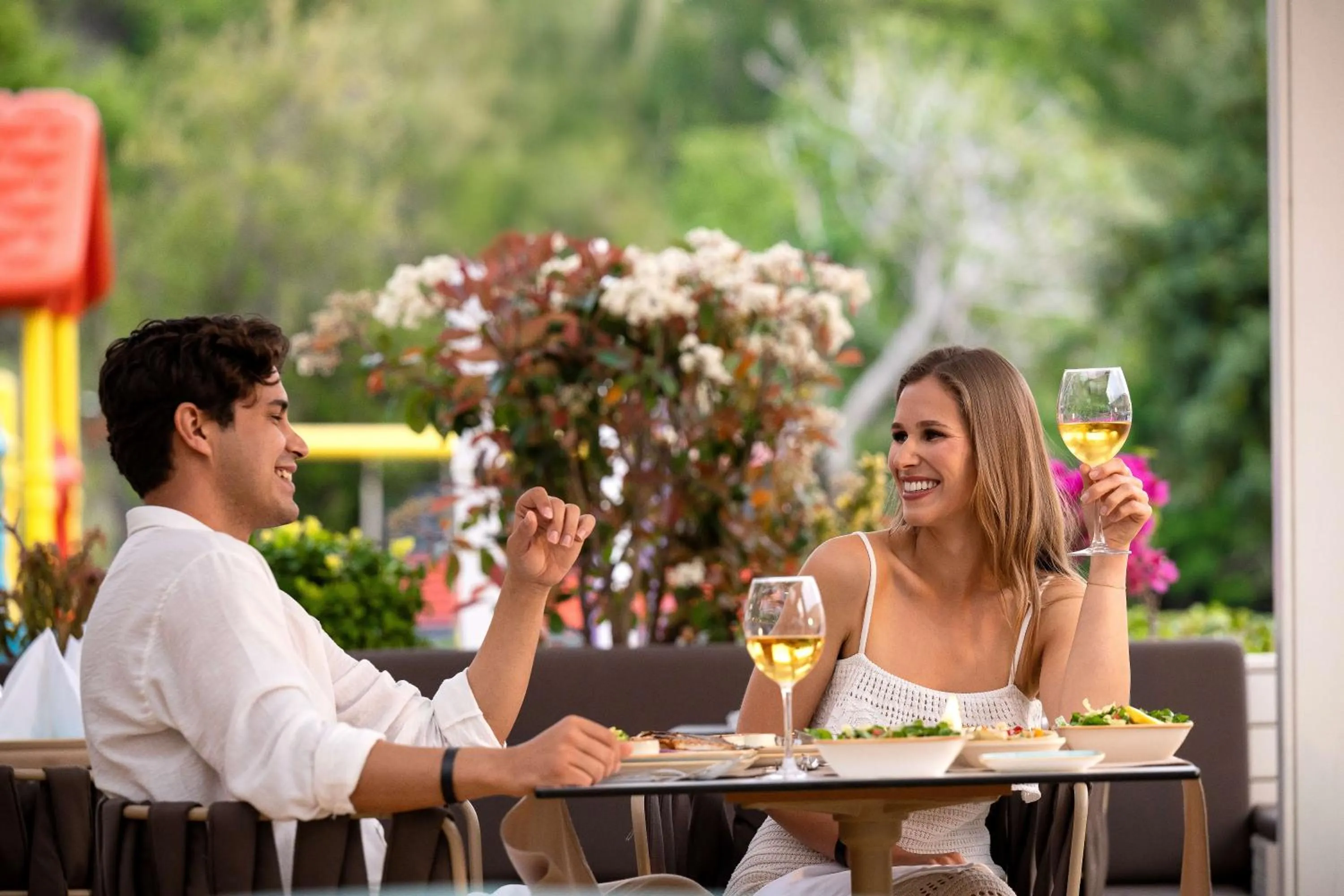 Restaurant/places to eat in Oz Hotels Sui