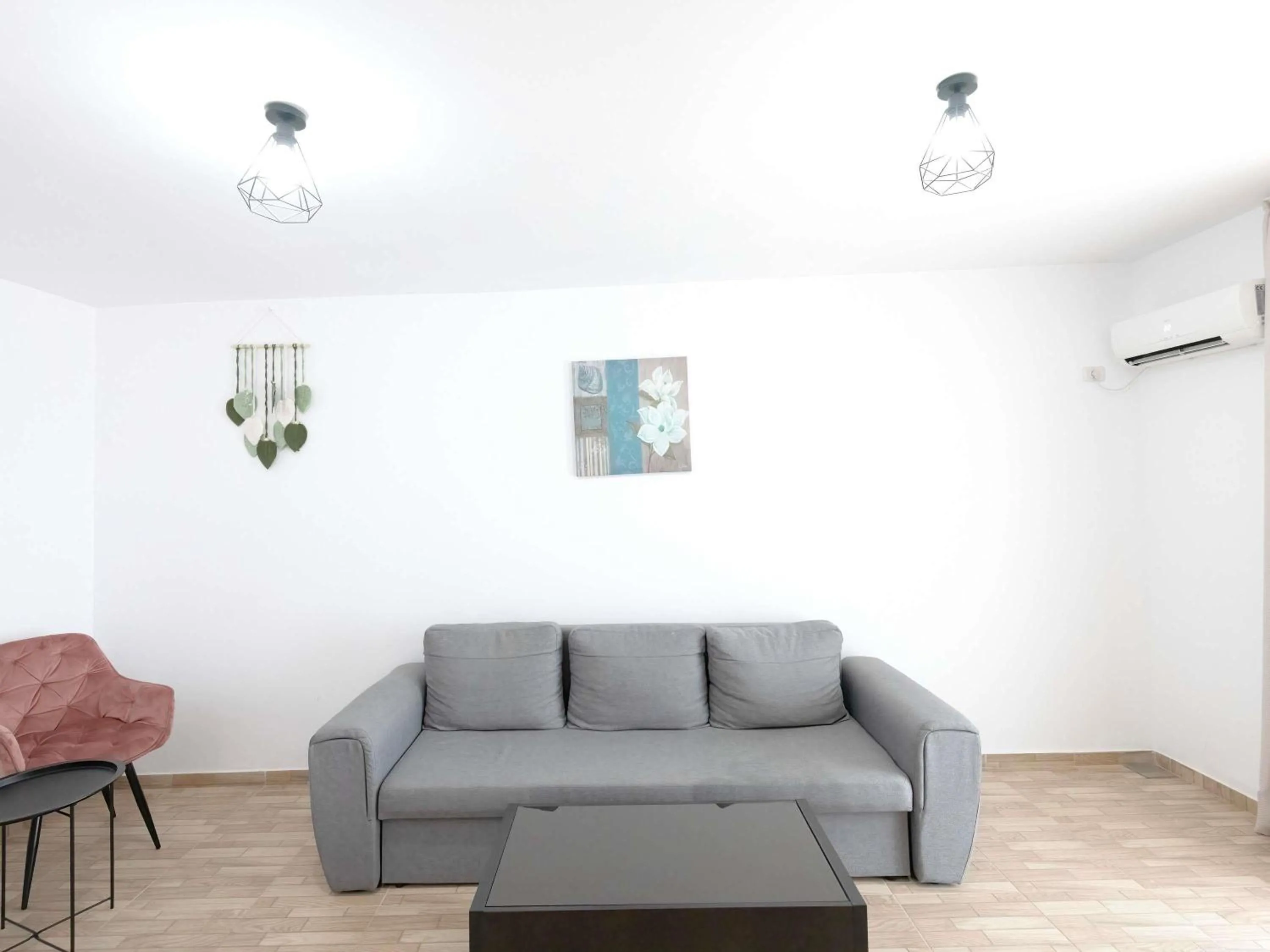 Bedroom in ibis Styles Venus