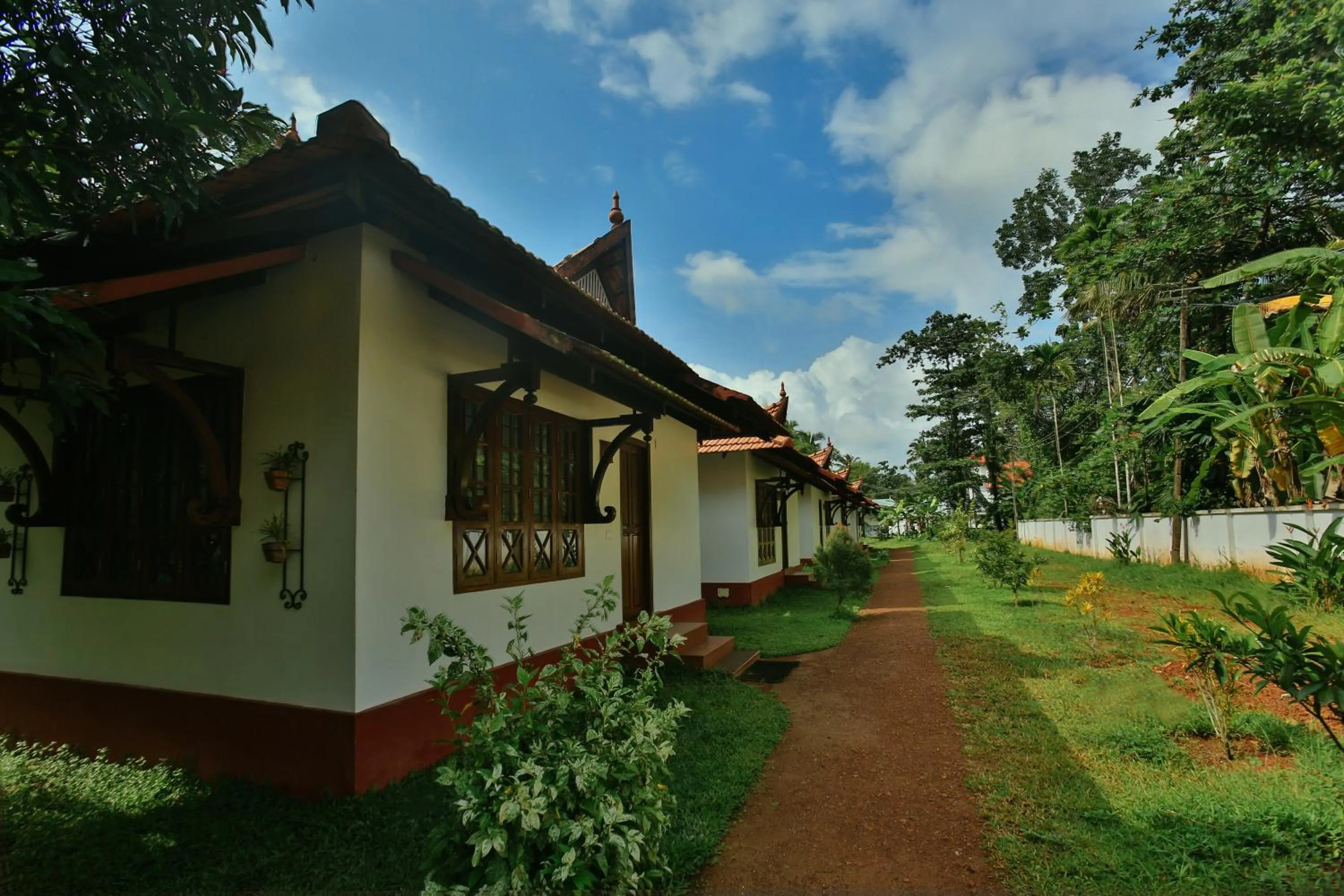 Day in Palmgrove Lake Resort