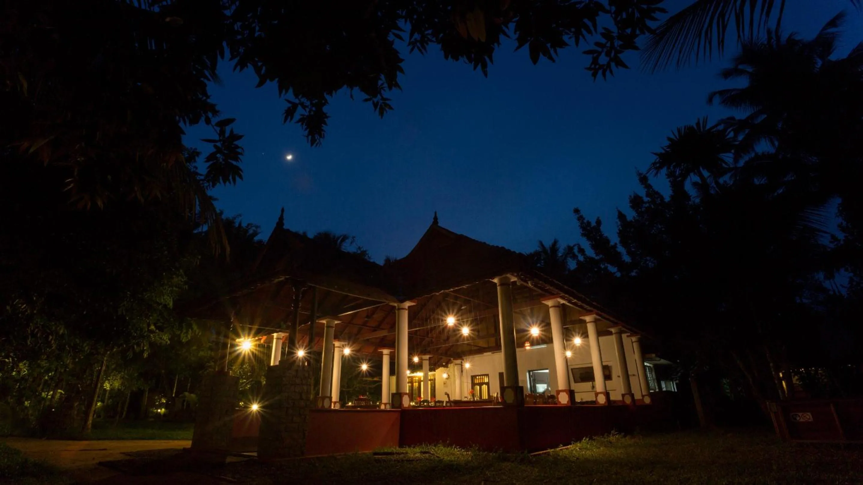 Restaurant/places to eat in Palmgrove Lake Resort