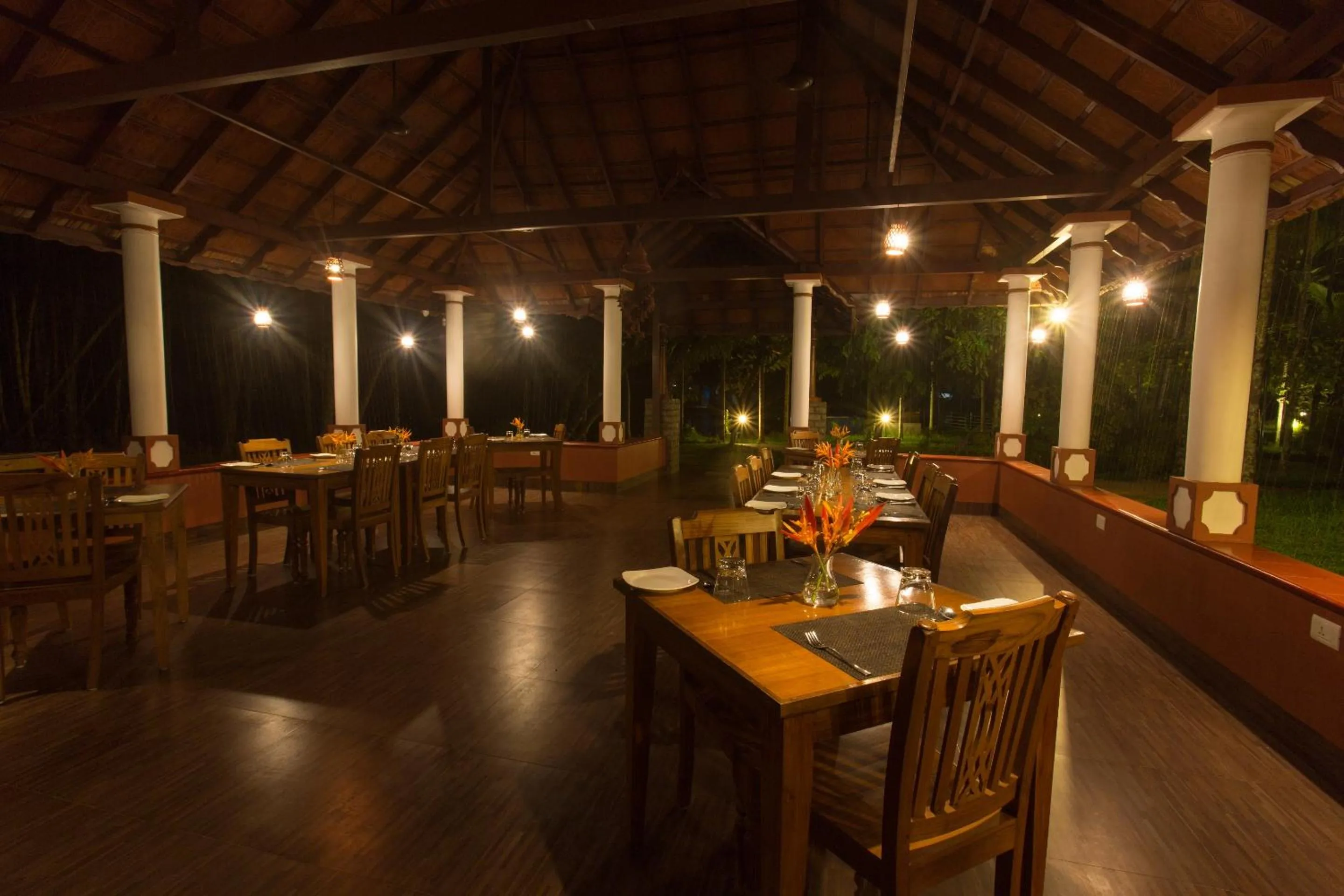 Restaurant/places to eat in Palmgrove Lake Resort
