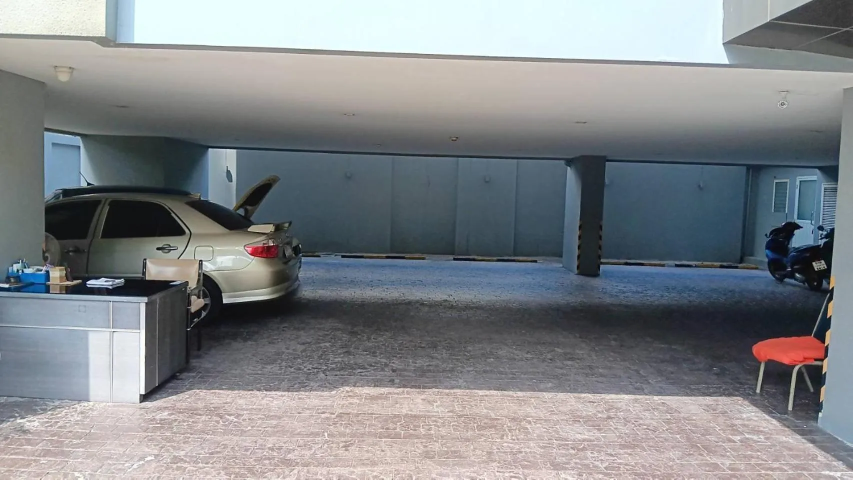 Parking in J Residence Thonglor 8