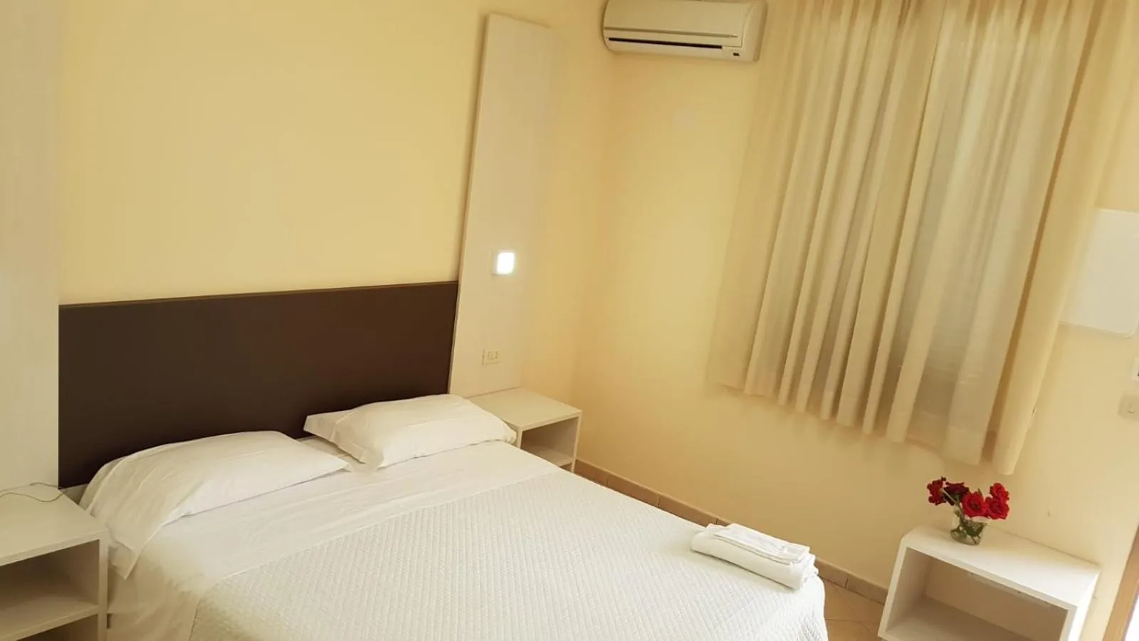 Bed in Hotel la Praia